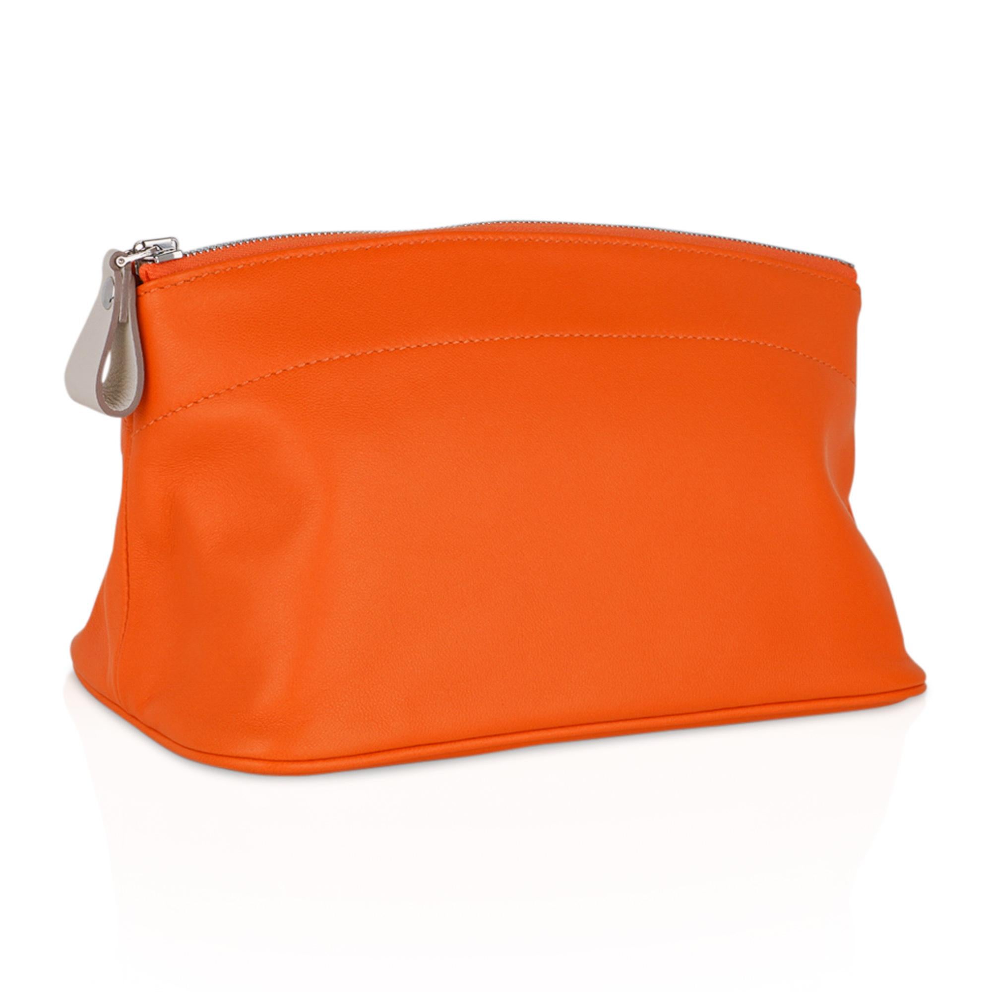 Hermes Tohubohu Pouch Orange / Craie Medium Modell Neu (Rot) im Angebot