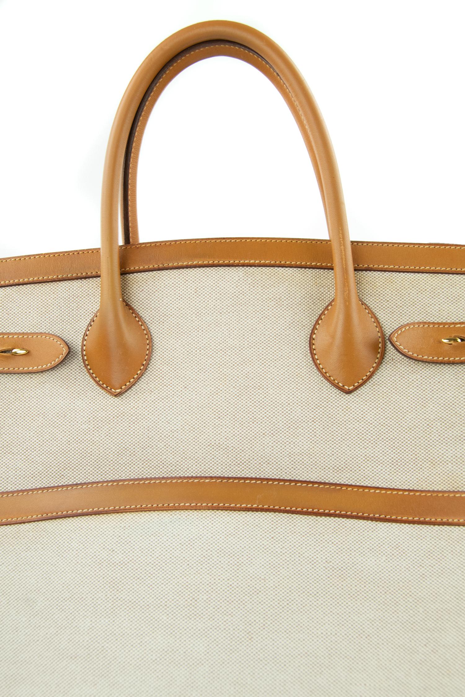Hermes Toile and Vache Natural Weekend Bag GHW In New Condition In Newport, RI
