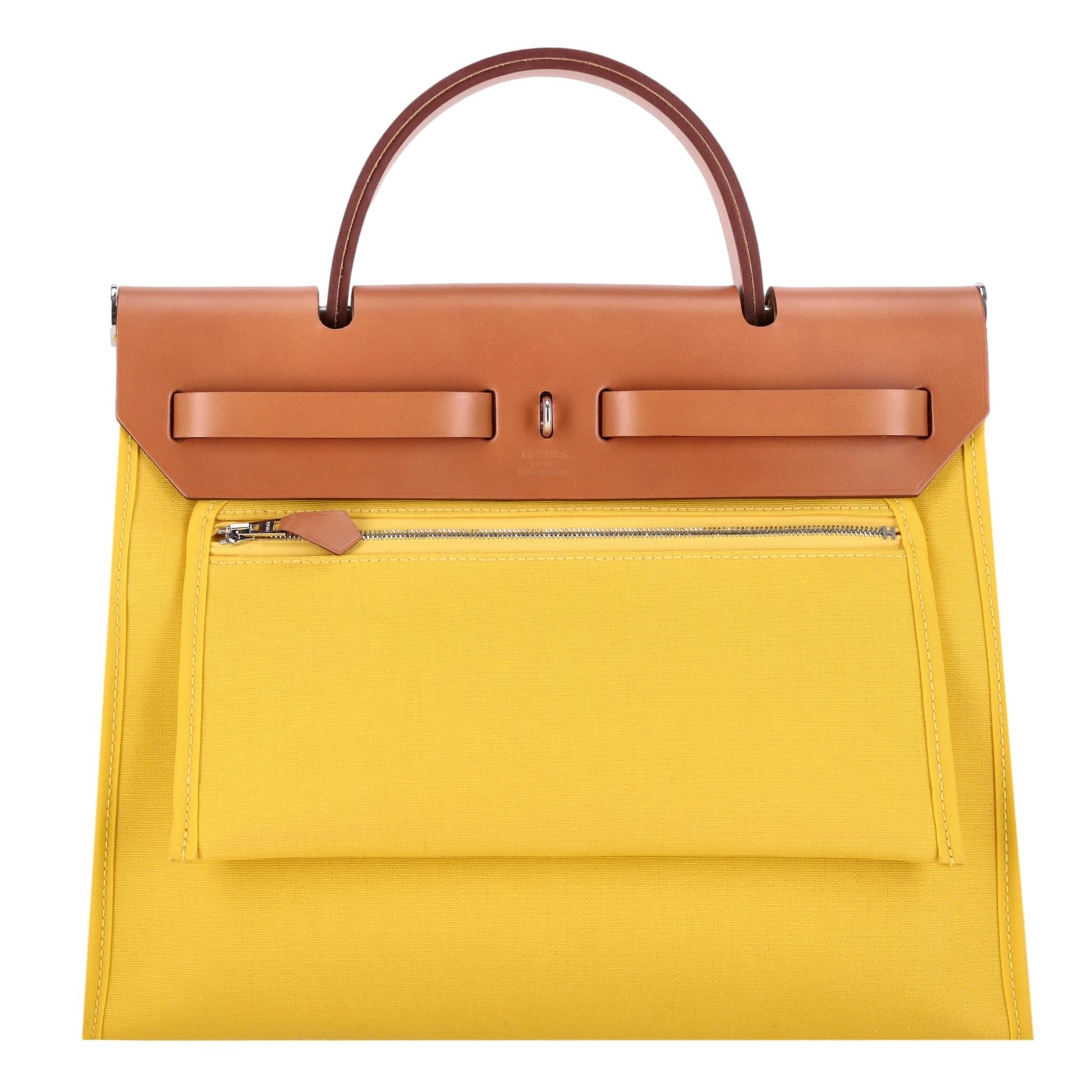 Hermès Toile & Vache Leather Hunter Herbag Zip 31 Bag & Matching Pouch In condizioni Nuovo in vendita a London, GB
