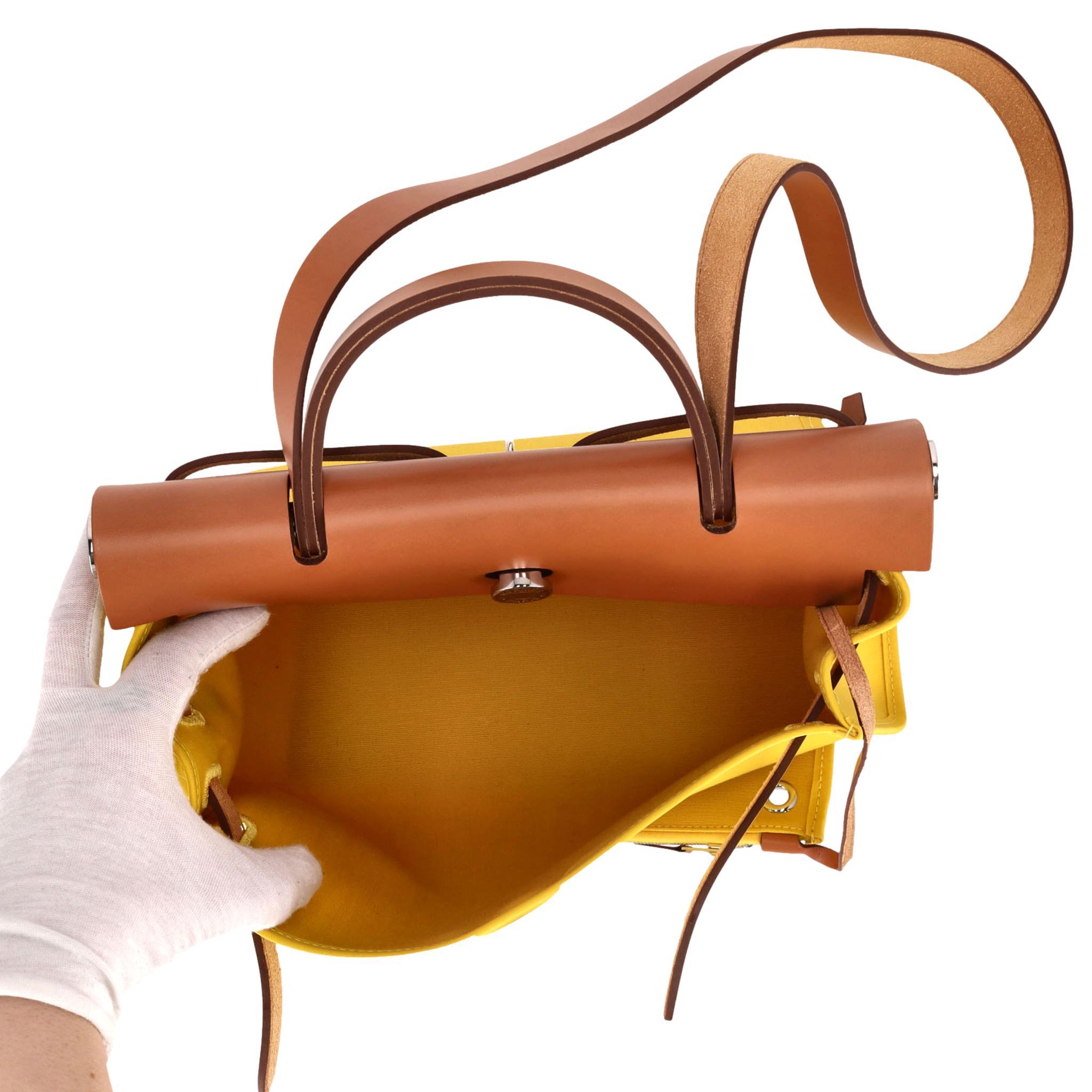 Hermès Toile & Vache Leather Hunter Herbag Zip 31 Bag & Matching Pouch in vendita 1