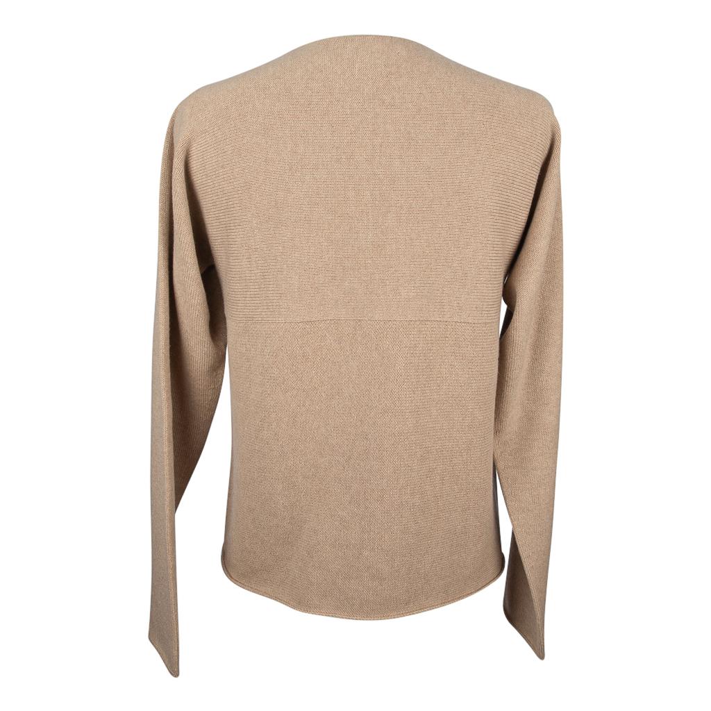 Women's Hermes Top Cashmere Sweater Classic WheatTan w/ Subtle Knit Detail Size M For Sale