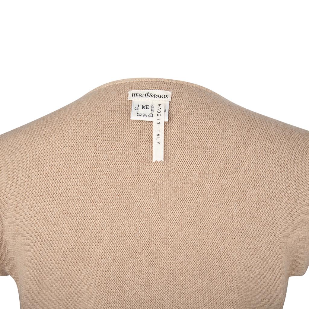 Hermes Top Cashmere Sweater Classic WheatTan w/ Subtle Knit Detail Size M For Sale 1
