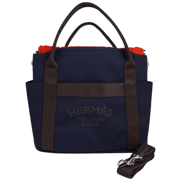 Hermes Tote Sac de Pansage The Grooming Bag Navyi / Feu new For Sale at  1stDibs | hermes sac de pansage, sac grooming, hermes the grooming bag
