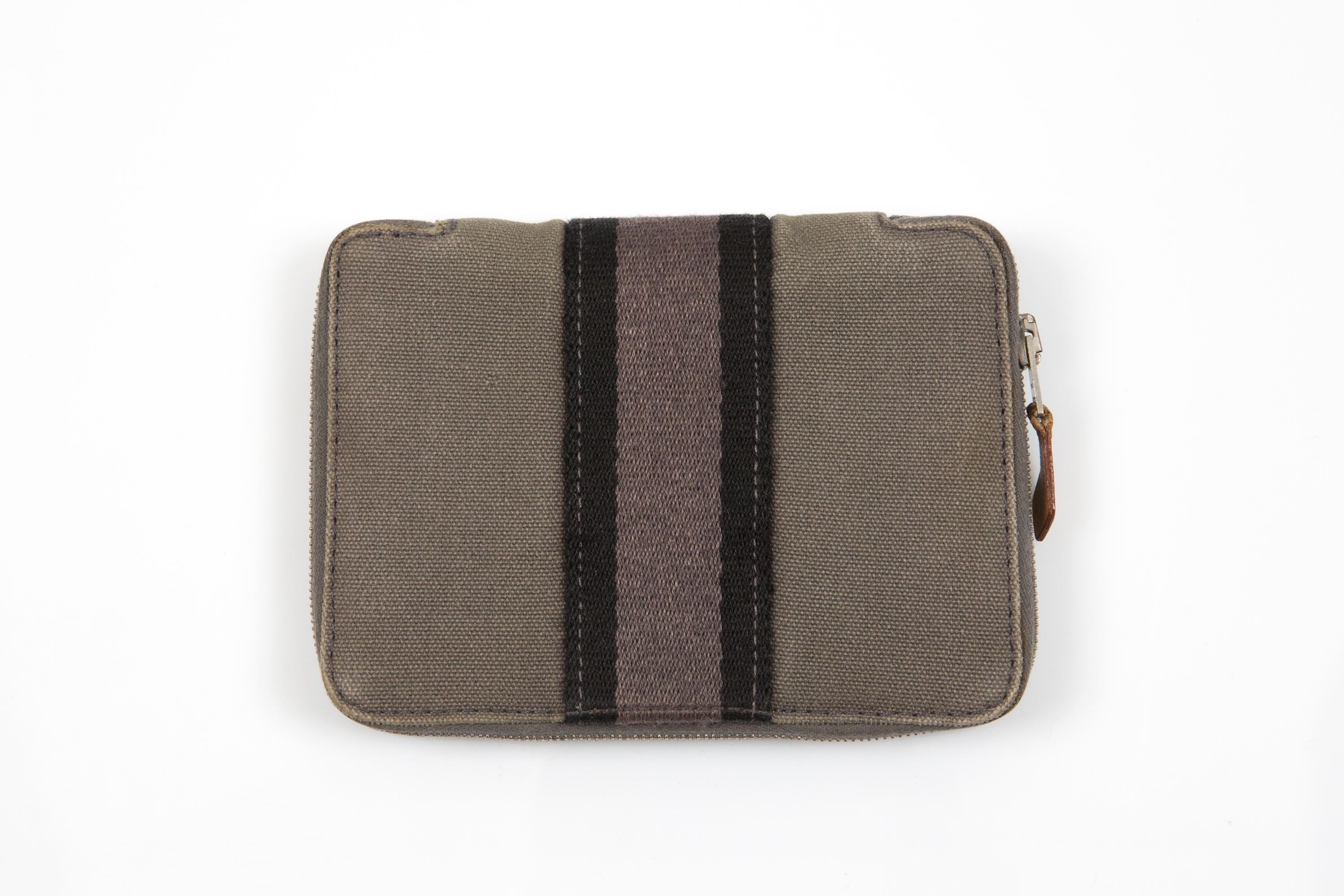 Portafoglio Hermes Toto in cotone grigio in vendita 1