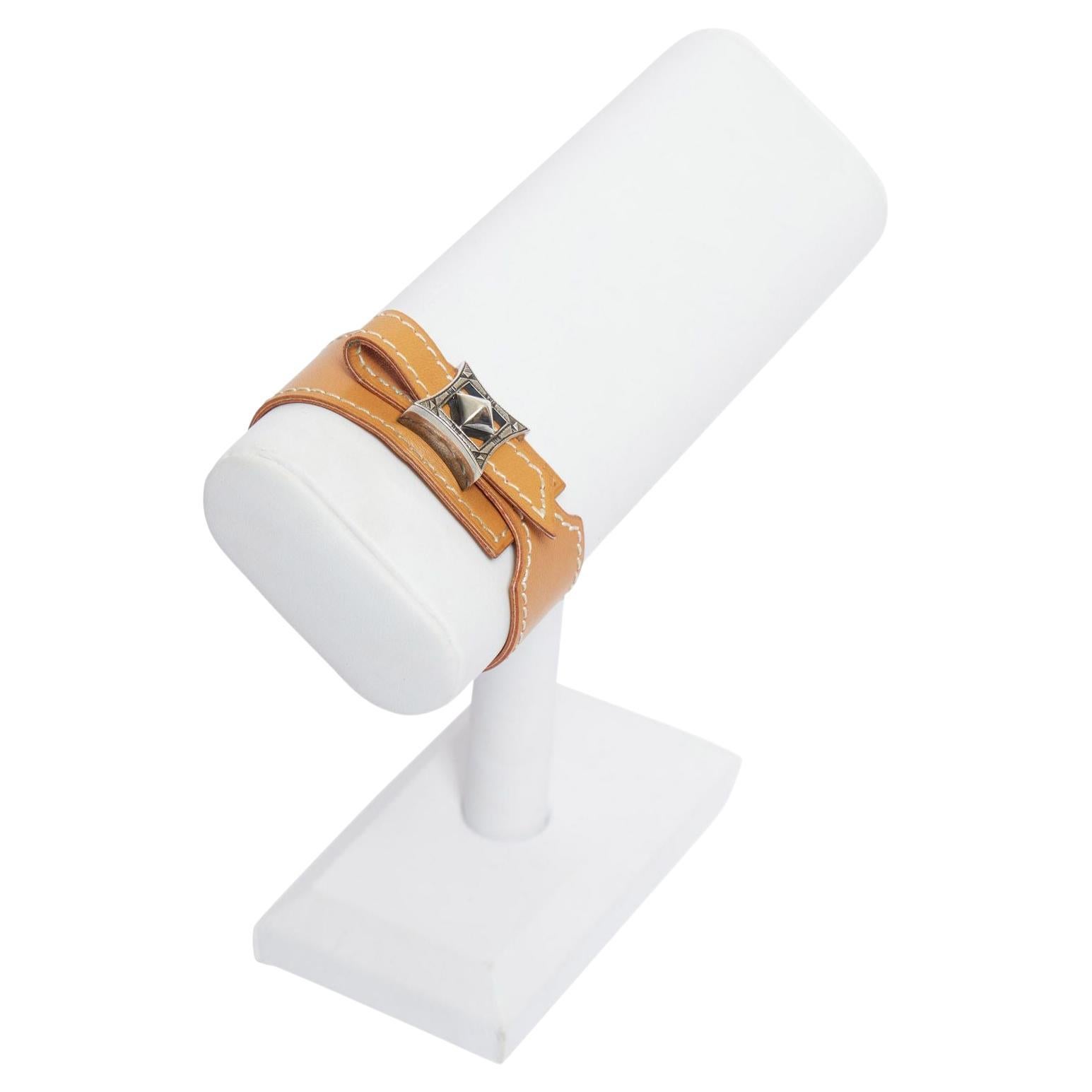 Hermès Touareg - Bracelet en veau box or en vente