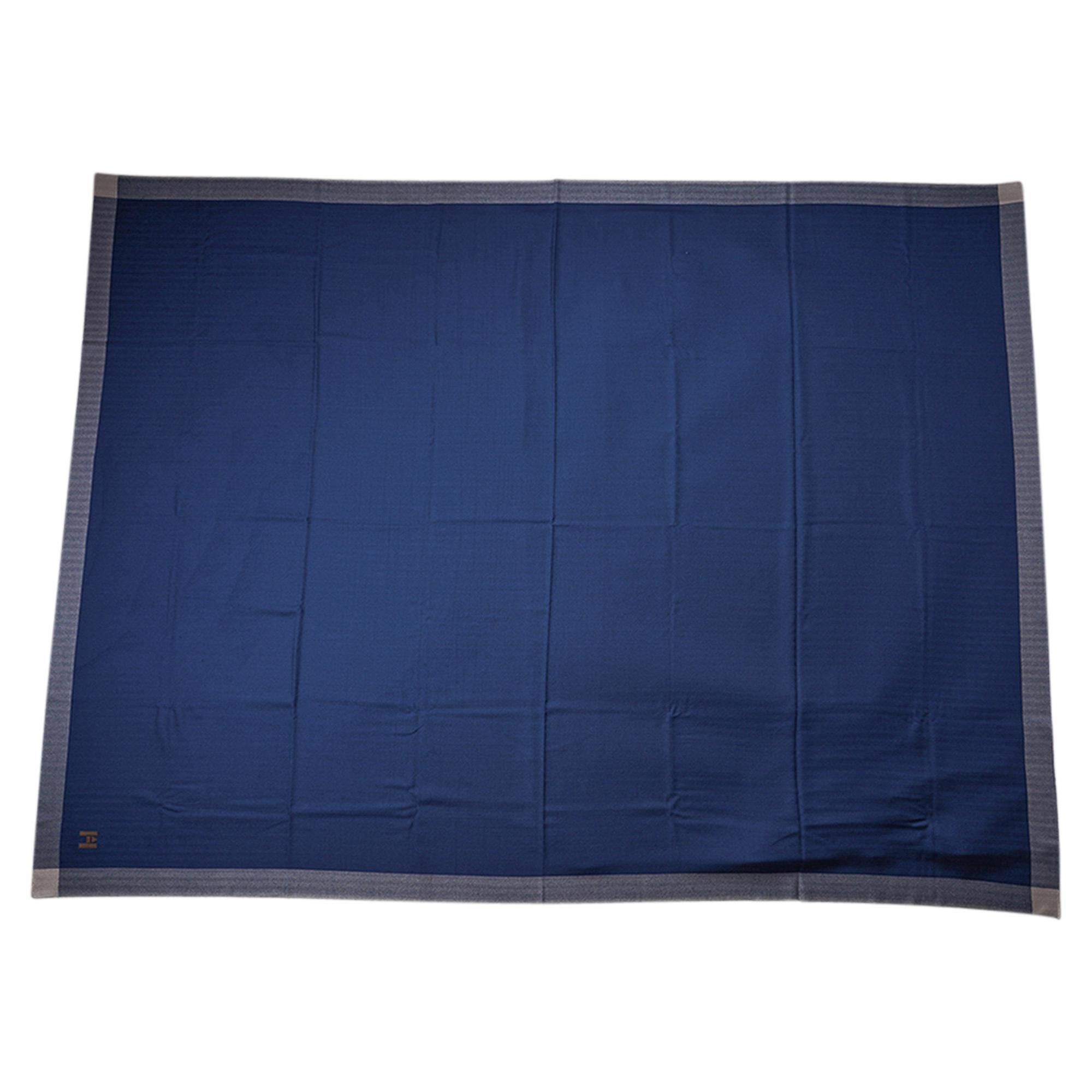 Hermes Traveler with Case Blanket Blue / Cream Cashmere For Sale 3