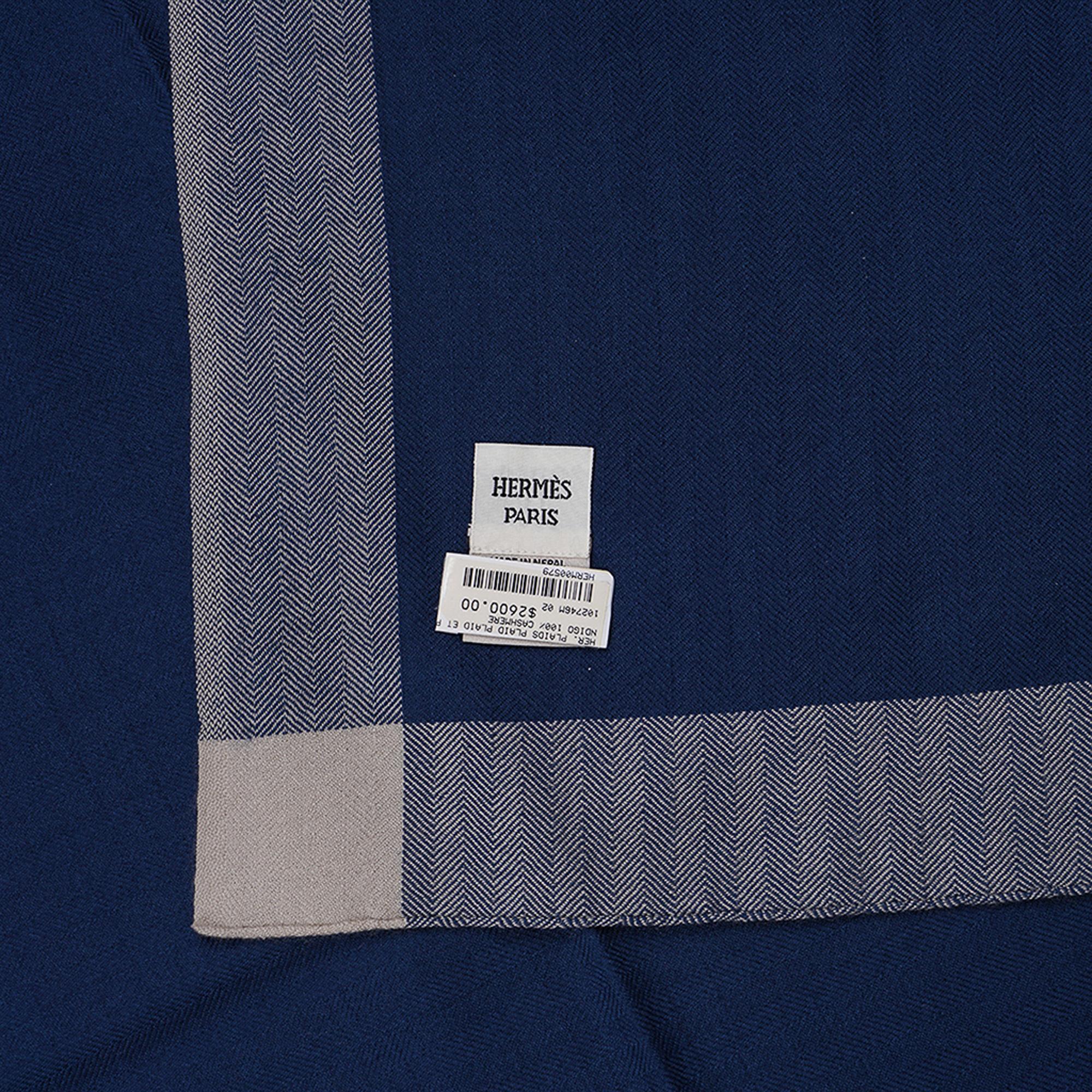Hermes Traveler with Case Blanket Blue / Cream Cashmere For Sale 4