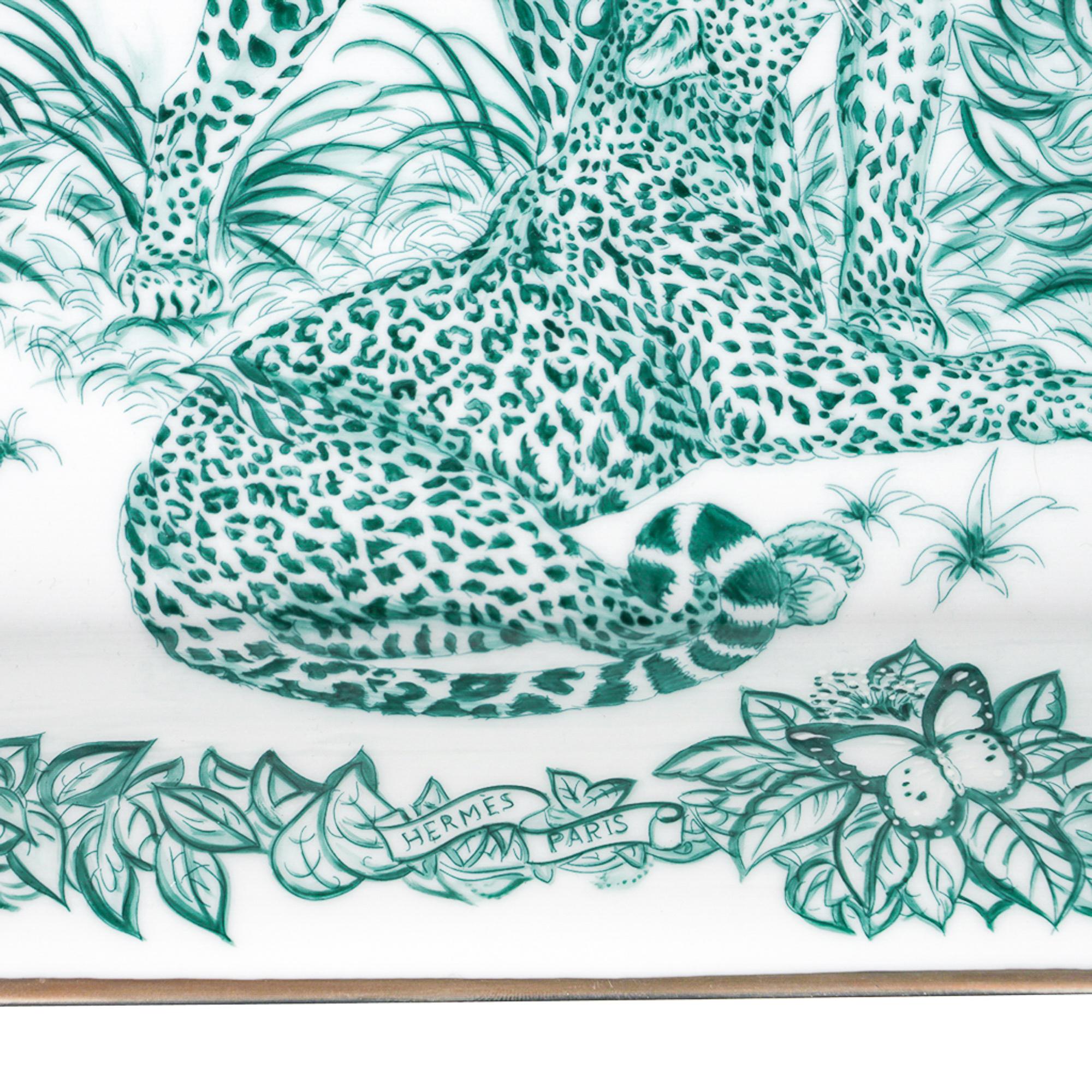 Hermes Tablett Dschungel Liebe Smaragd Limoges Porzellan Neu w / Box im Zustand „Neu“ im Angebot in Miami, FL