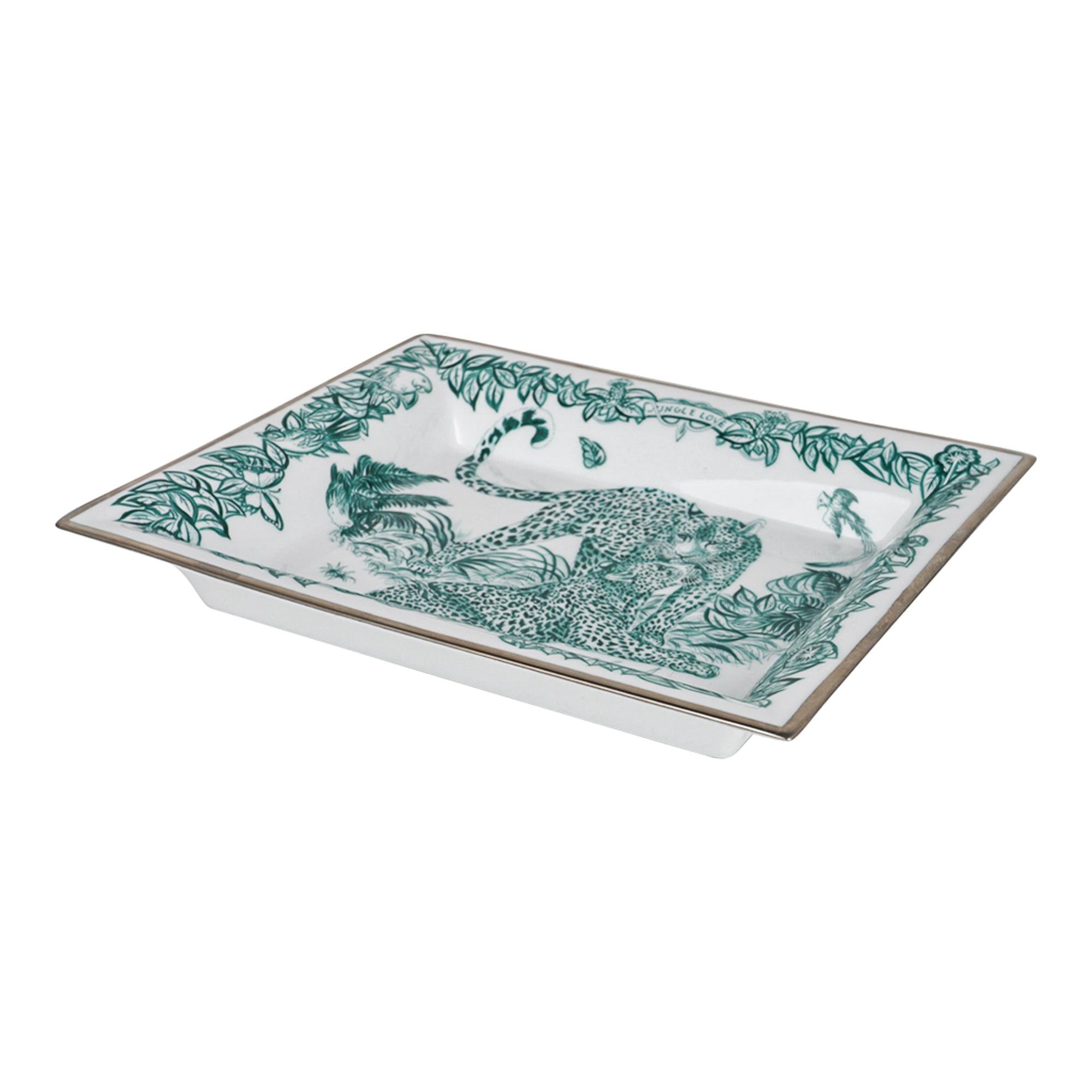 Hermes Tray Jungle Love Emerald Limoges Porcelain New w/ Box In New Condition For Sale In Miami, FL