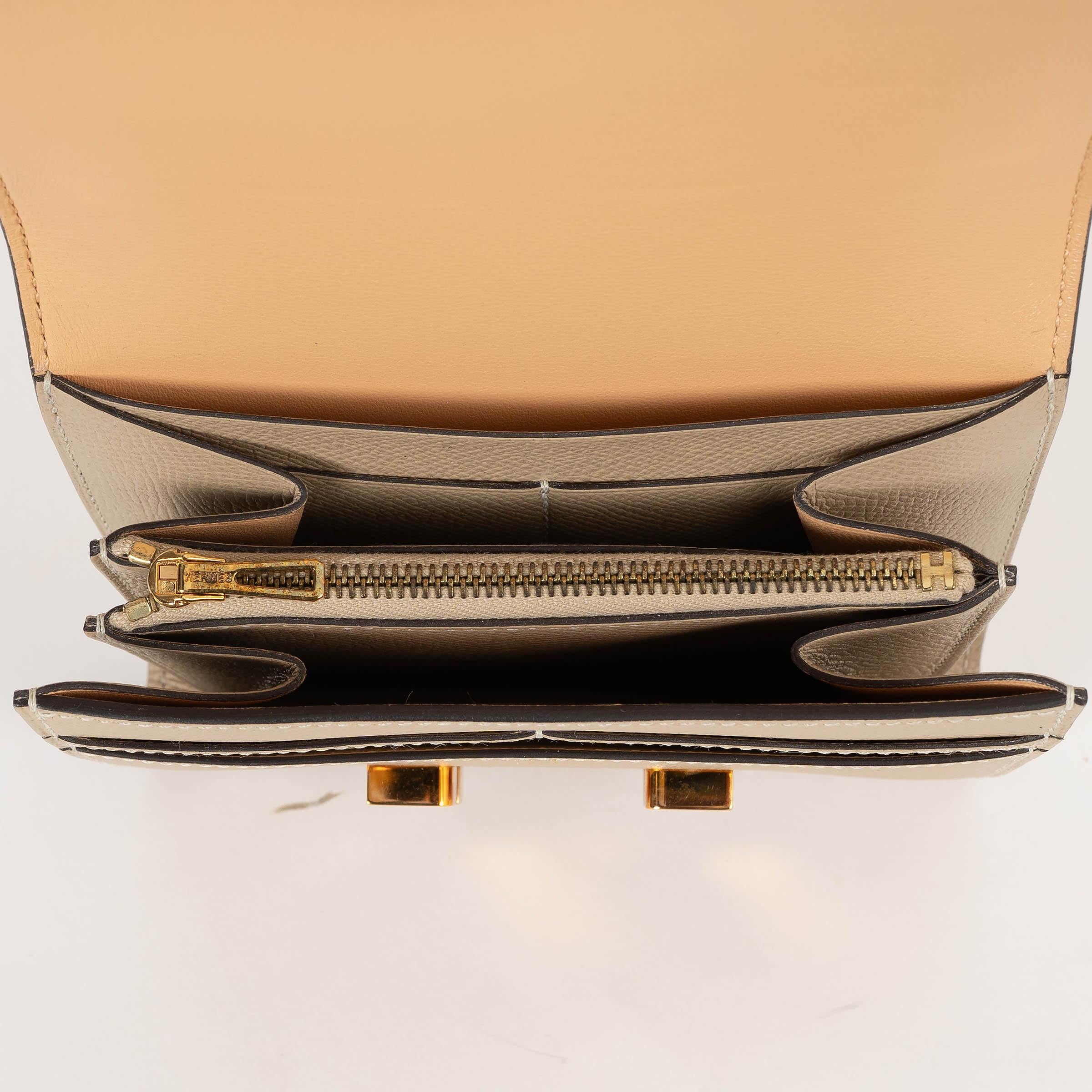 HERMES Trench beige Epsom pelle CONSTANEC SHORT Portafoglio RGhw In condizioni ottime in vendita a Zürich, CH