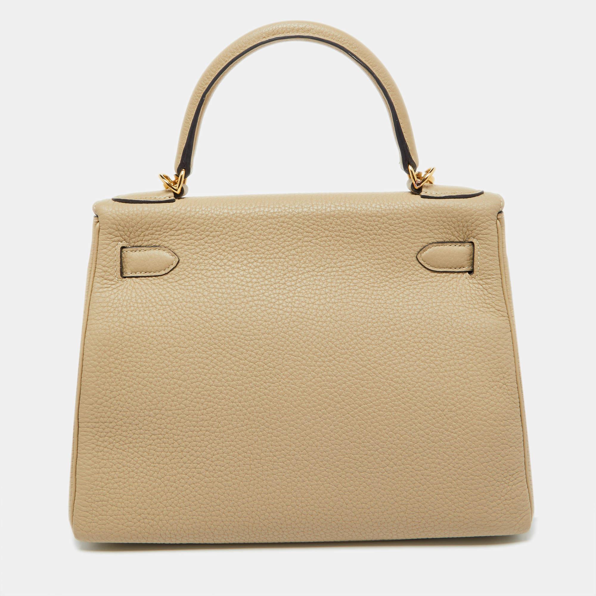 Hermès Trench Togo Leather Gold Finish Kelly Retourne 28 Bag In Excellent Condition In Dubai, Al Qouz 2