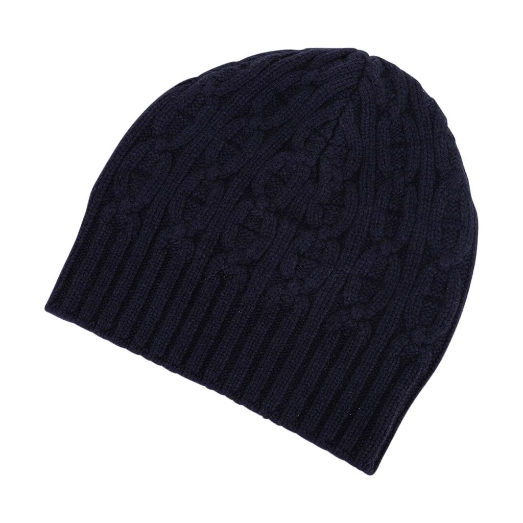 Mightychic offers an  Hermes Tri Maillon Beanie featured in Brume.
This terrific beanie cap has the Tri Maillon motif in relief.
Ribbed edge.
100% Cashmere.
Made in Italy
NEW or NEVER WORN.
final sale

SIZE: M

CONDITION:
NEW or NEVER WORN