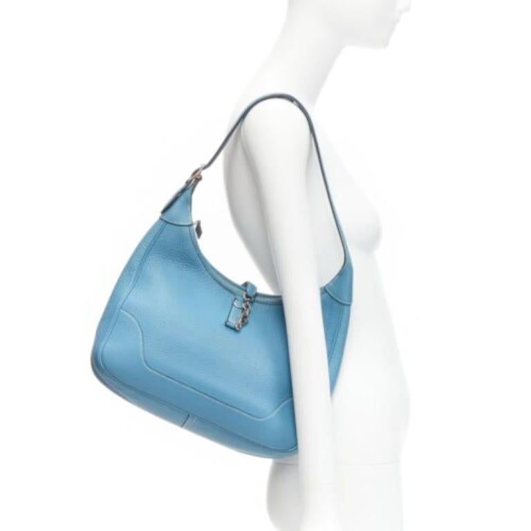 HERMES Trim II 31 Blue Jean Clemence togo lobster clasp hobo shoulder bag
Reference: GIYG/A00290
Brand: Hermes
Model: Trim II 31
Material: Leather
Color: Blue
Pattern: Solid
Closure: Zip
Lining: Blue Leather
Extra Details: Zip closure and lobster