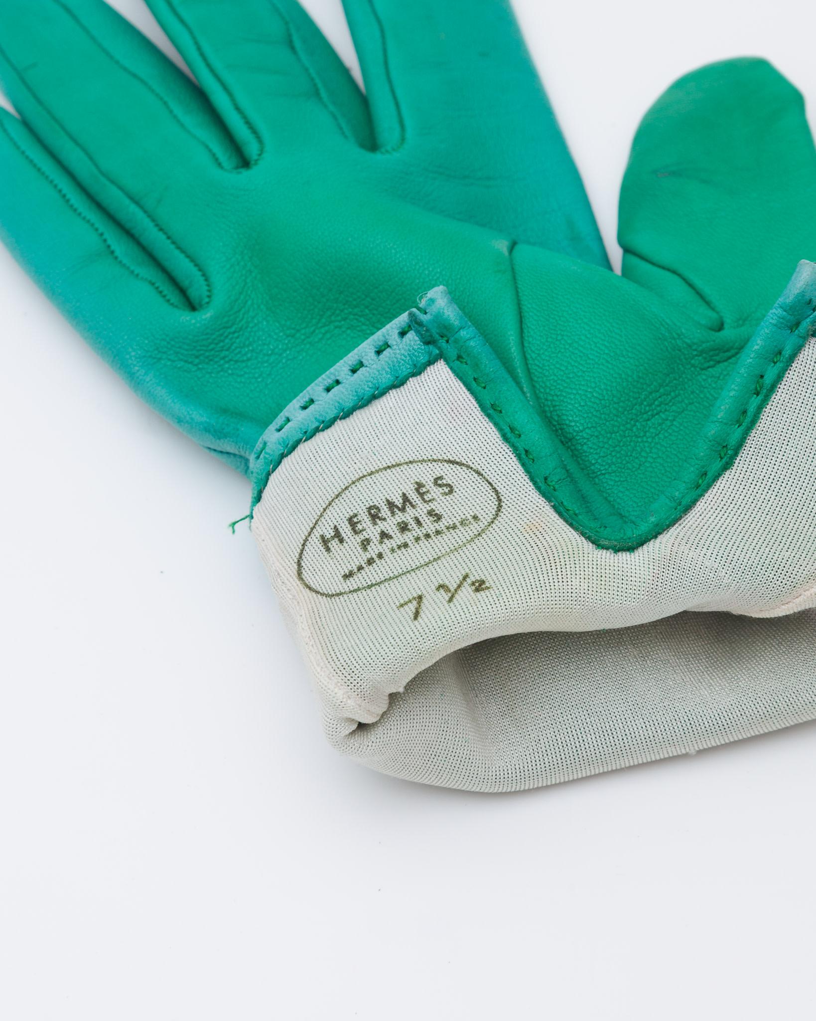 Türkisfarbene Lederhandschuhe von Hermes im Zustand „Gut“ im Angebot in Montreal, Quebec