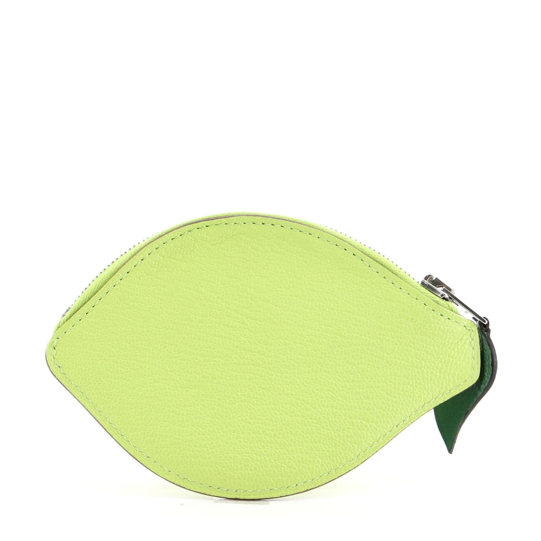 Hermes Tutti Frutti Wristlet Coin Purse Leather
Green Leather

Condition Details: Small indentation on rear, scratches on hardware.

50592MSC

Height 3.5
