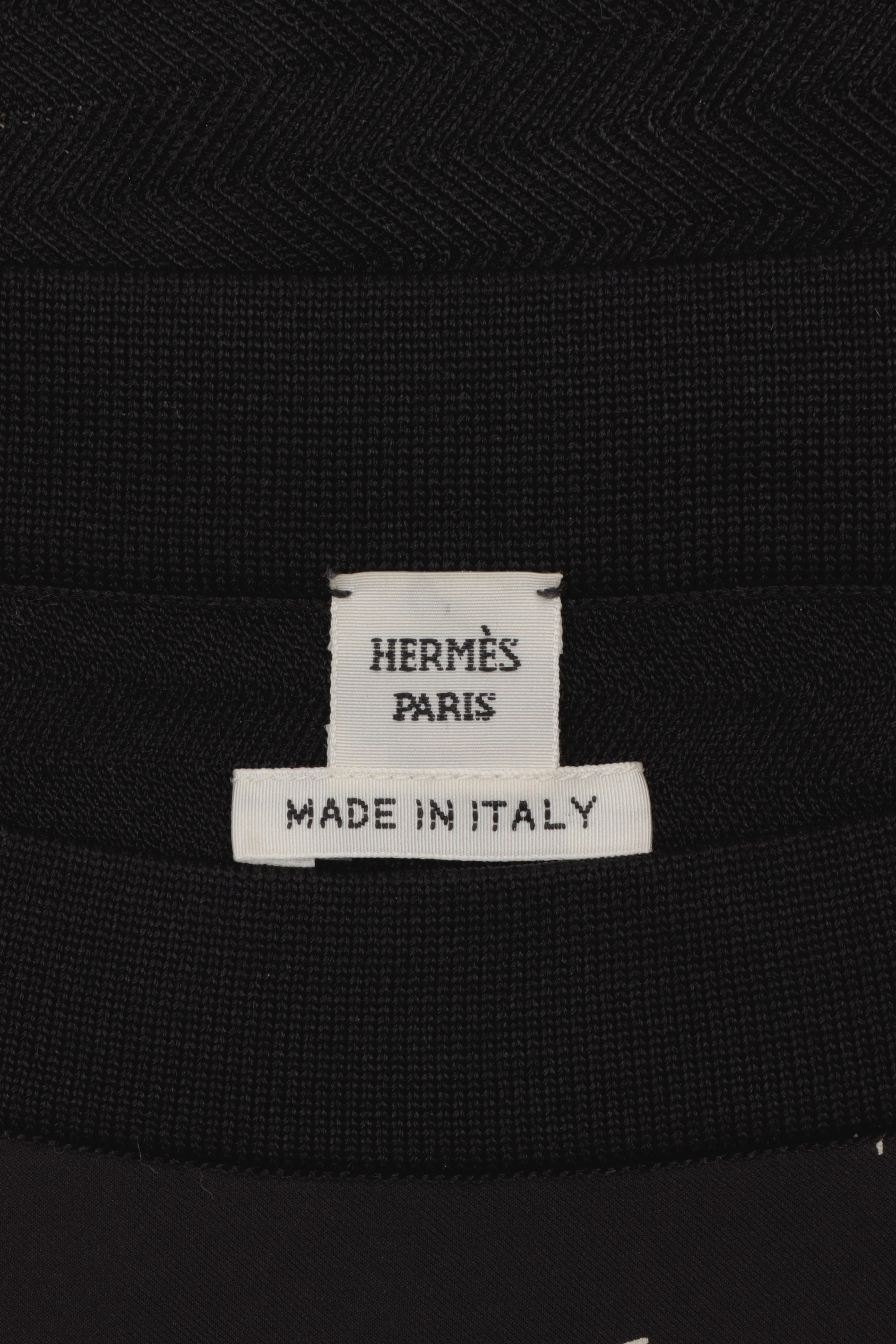 Hermes Twillaine - Top blouse à manches courtes en soie noire imprimée et maille de soie en vente 5