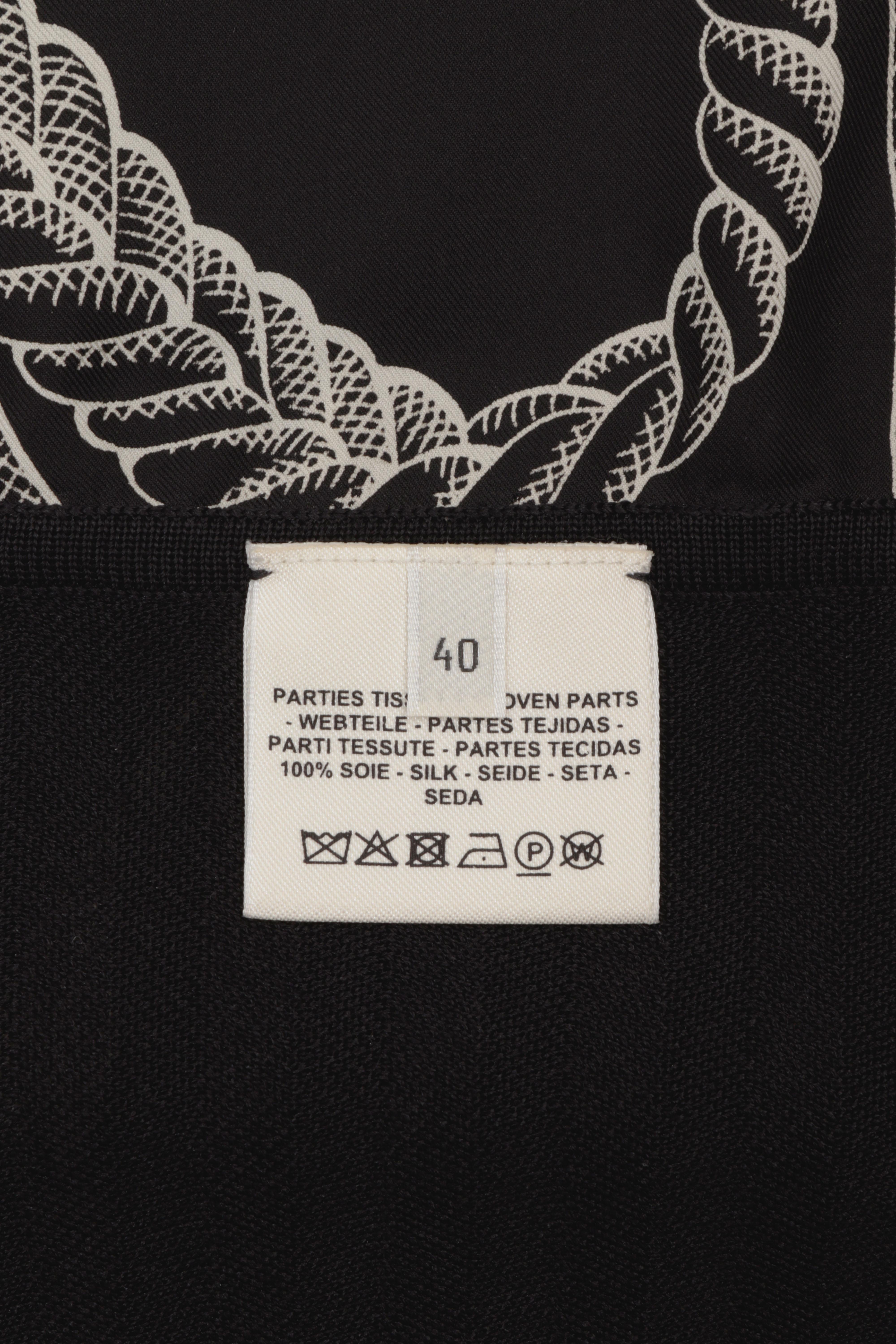 Hermes Twillaine - Top blouse à manches courtes en soie noire imprimée et maille de soie en vente 6