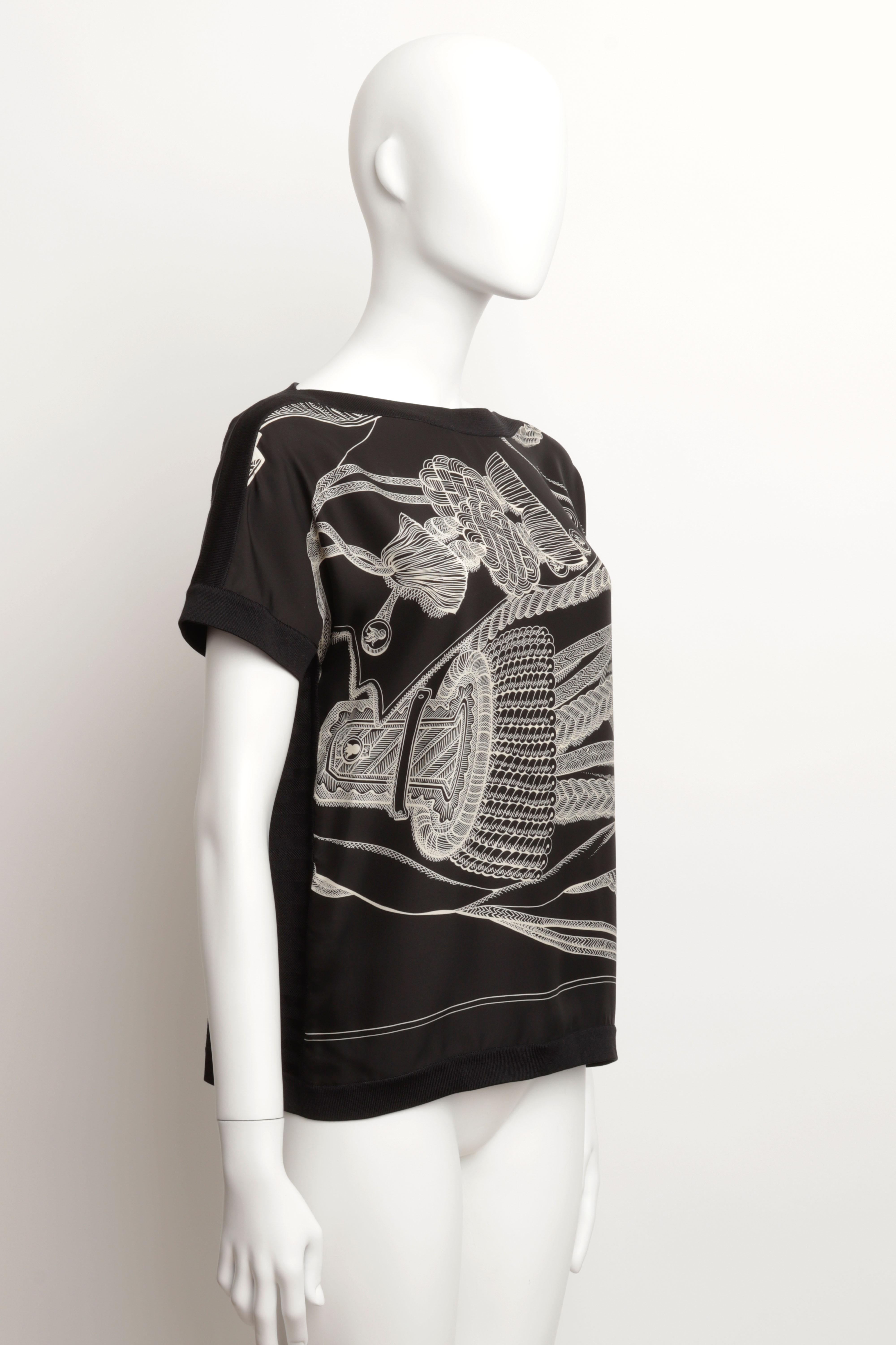 Noir Hermes Twillaine - Top blouse à manches courtes en soie noire imprimée et maille de soie en vente