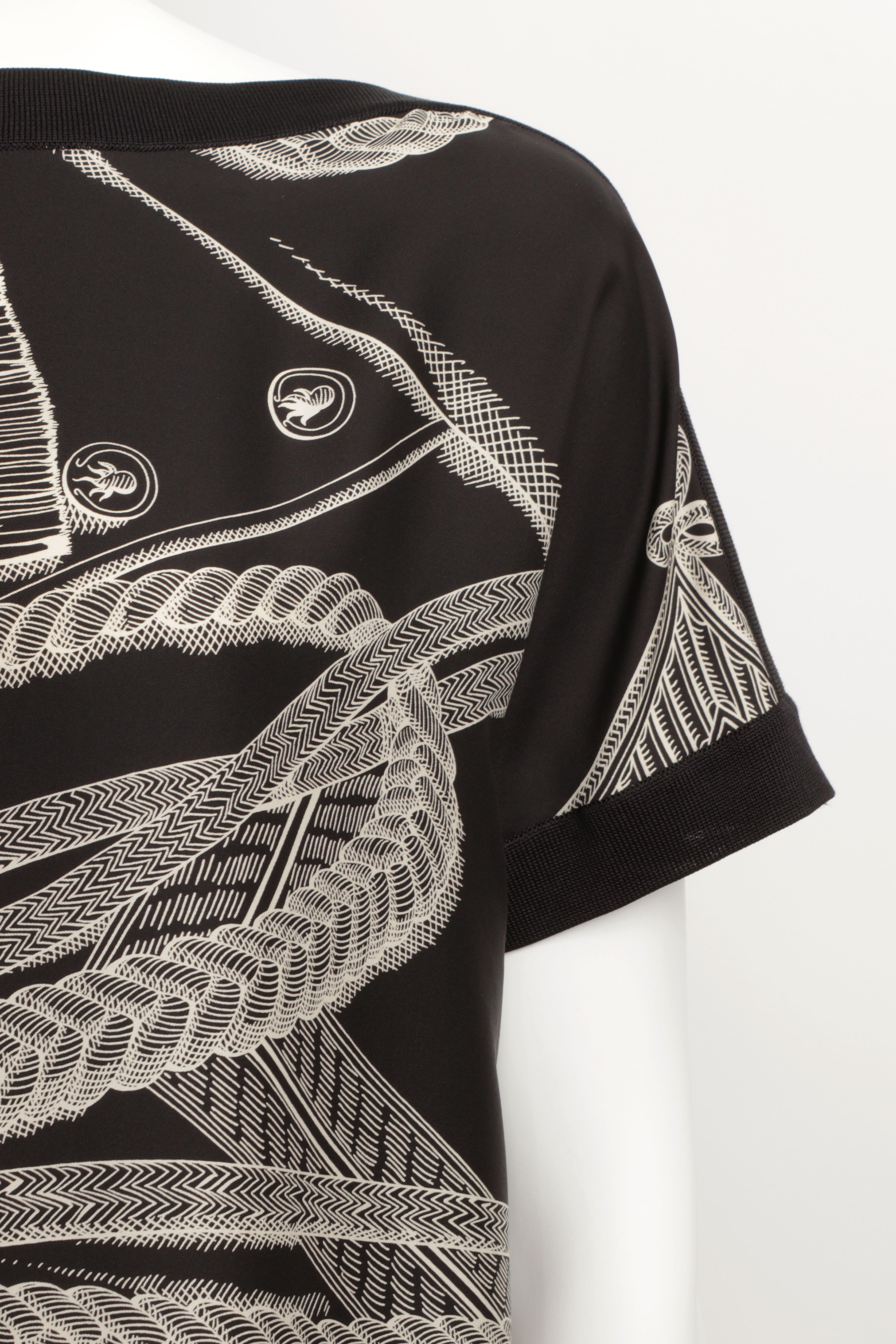 Hermes Twillaine - Top blouse à manches courtes en soie noire imprimée et maille de soie en vente 1