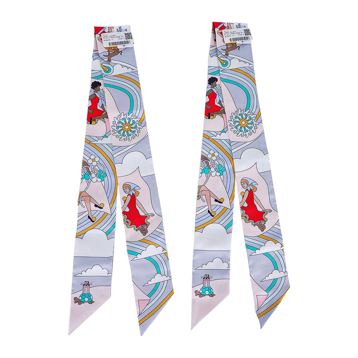 Hermes Twilly Carres Volants Gris Perle / Rose Pale Silk Scarf Set of 2 For Sale 3