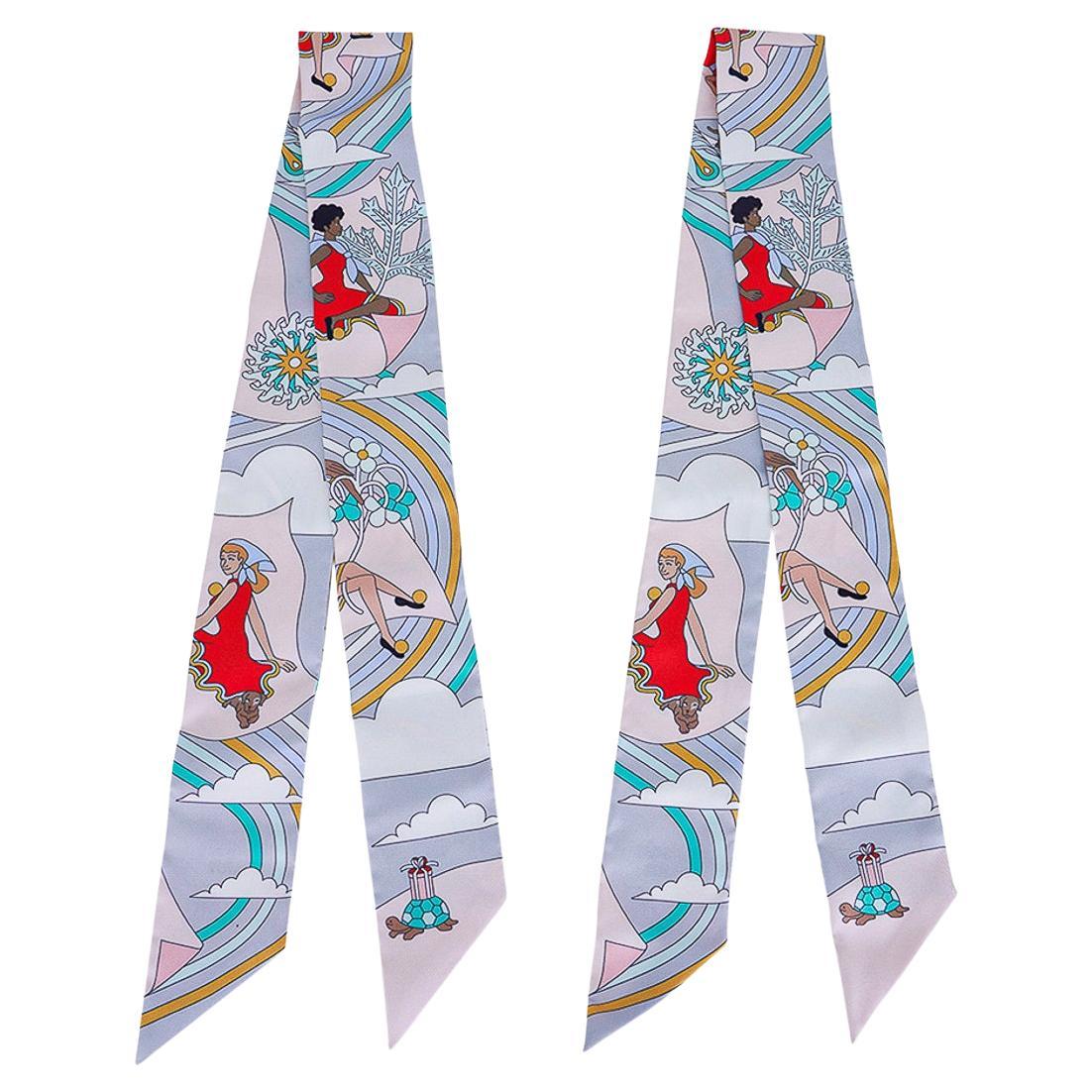 Women's Hermes Twilly Carres Volants Gris Perle / Rose Pale Silk Scarf Set of 2 For Sale