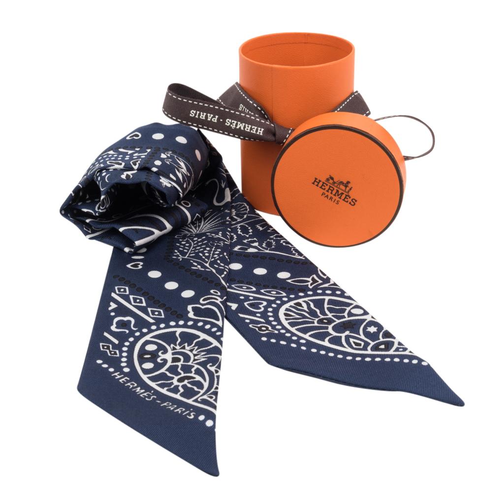 Hermes Twilly Entre Ciel Et Mer Bandana Set of Two Blue and White In New Condition In Miami, FL