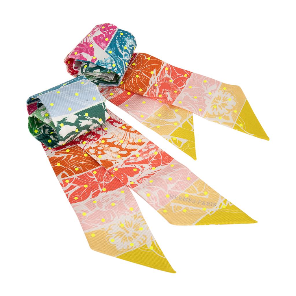 Hermes Twilly Jungle Love Rainbow Plumetis Vert / Rose / Jaune set of 2 In New Condition In Miami, FL