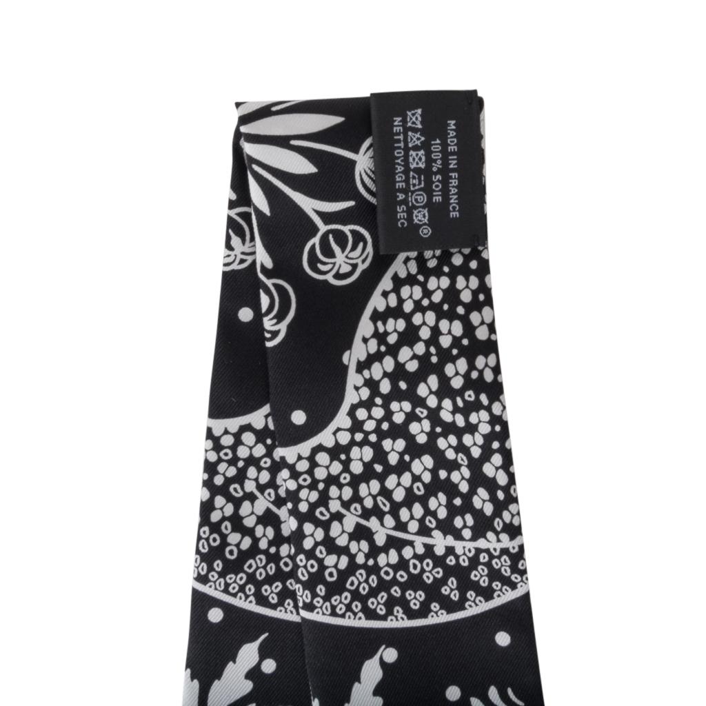 Women's Hermes Twilly Les Leopards Bandana Black and White New w/Box