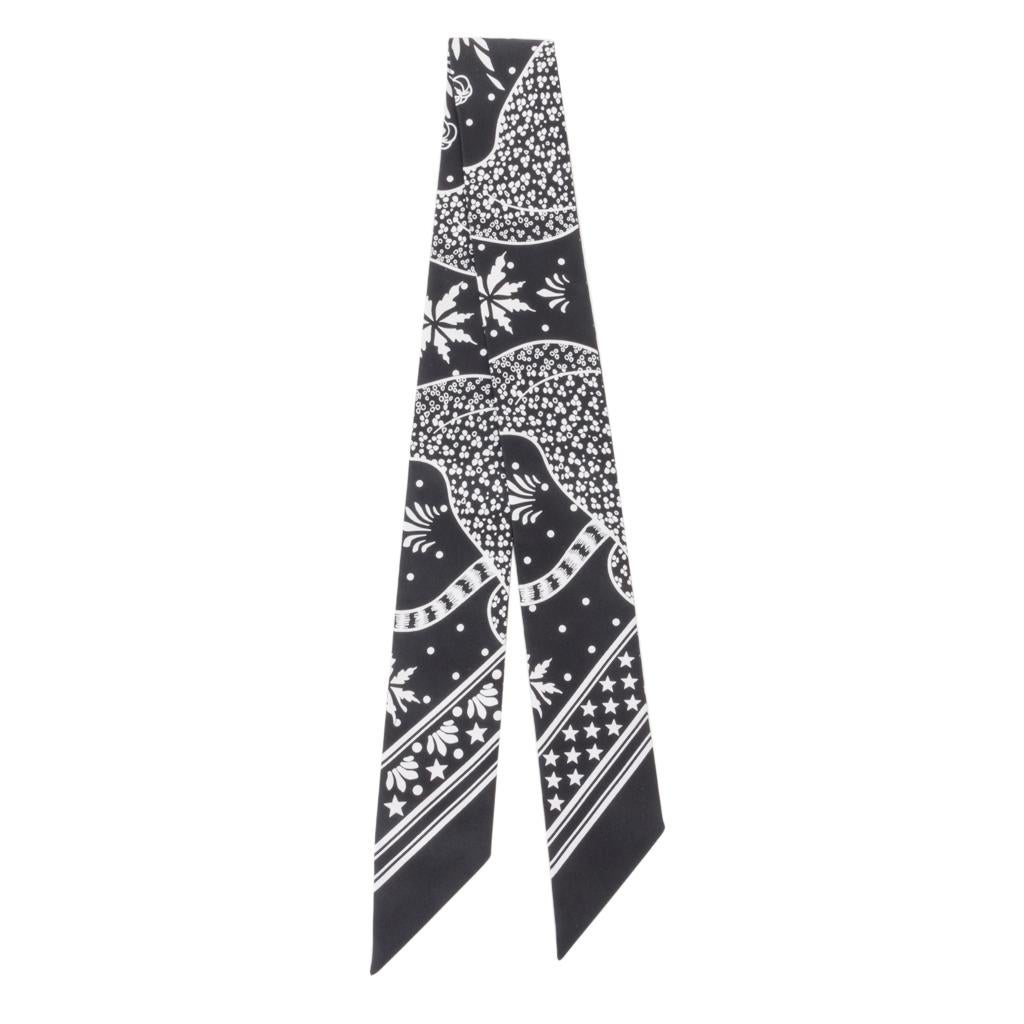 Hermes Twilly Les Leopards Bandana Black and White Set of 2 New w/Box In New Condition In Miami, FL