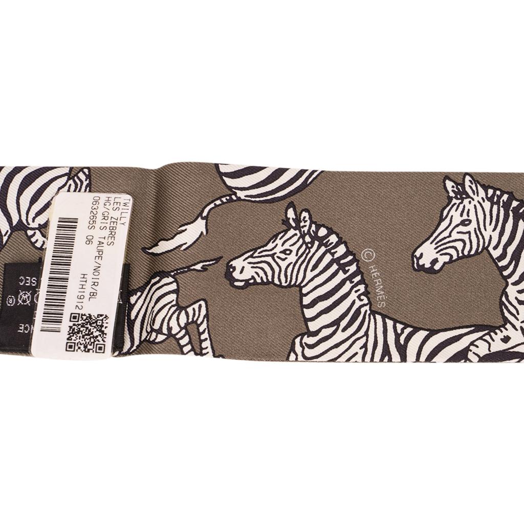 Hermes Twilly Les Zebres Gris Taupe / Noir  Set of Two 4