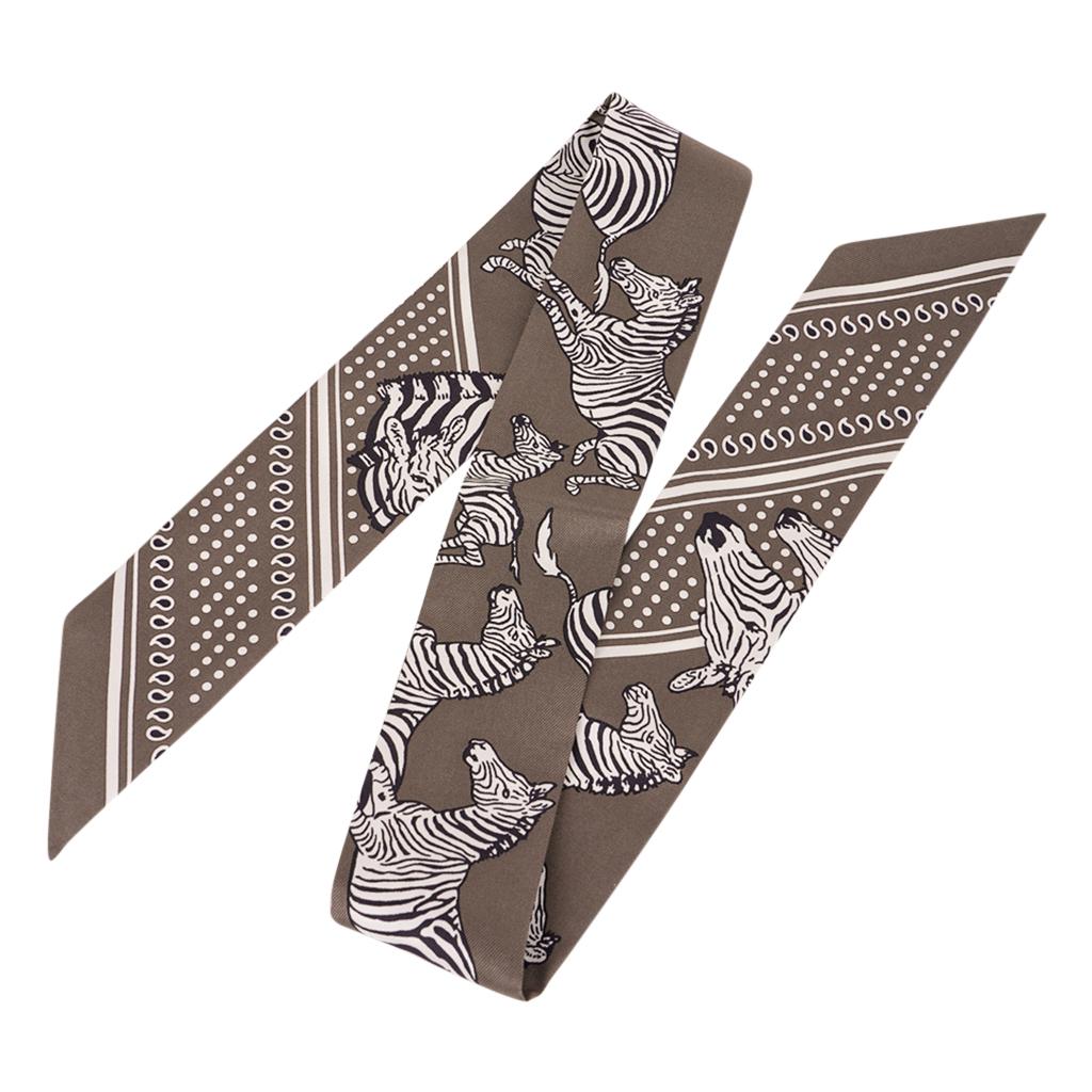 Hermes Twilly Les Zebres Gris Taupe / Noir  Set of Two In New Condition In Miami, FL