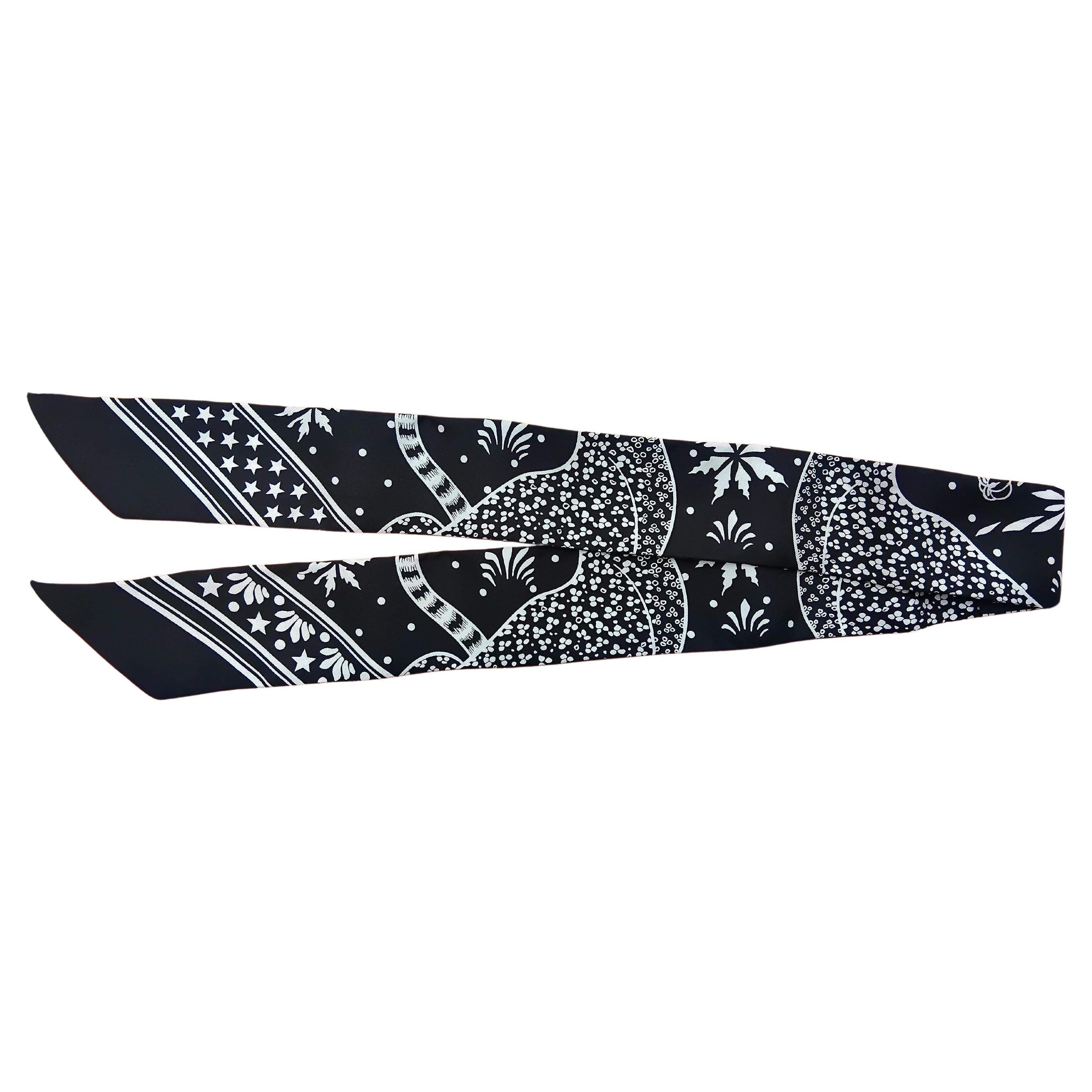 Hermès Twilly Silk Scarf Les Leopards Vauzelles Black White in Box For Sale 1