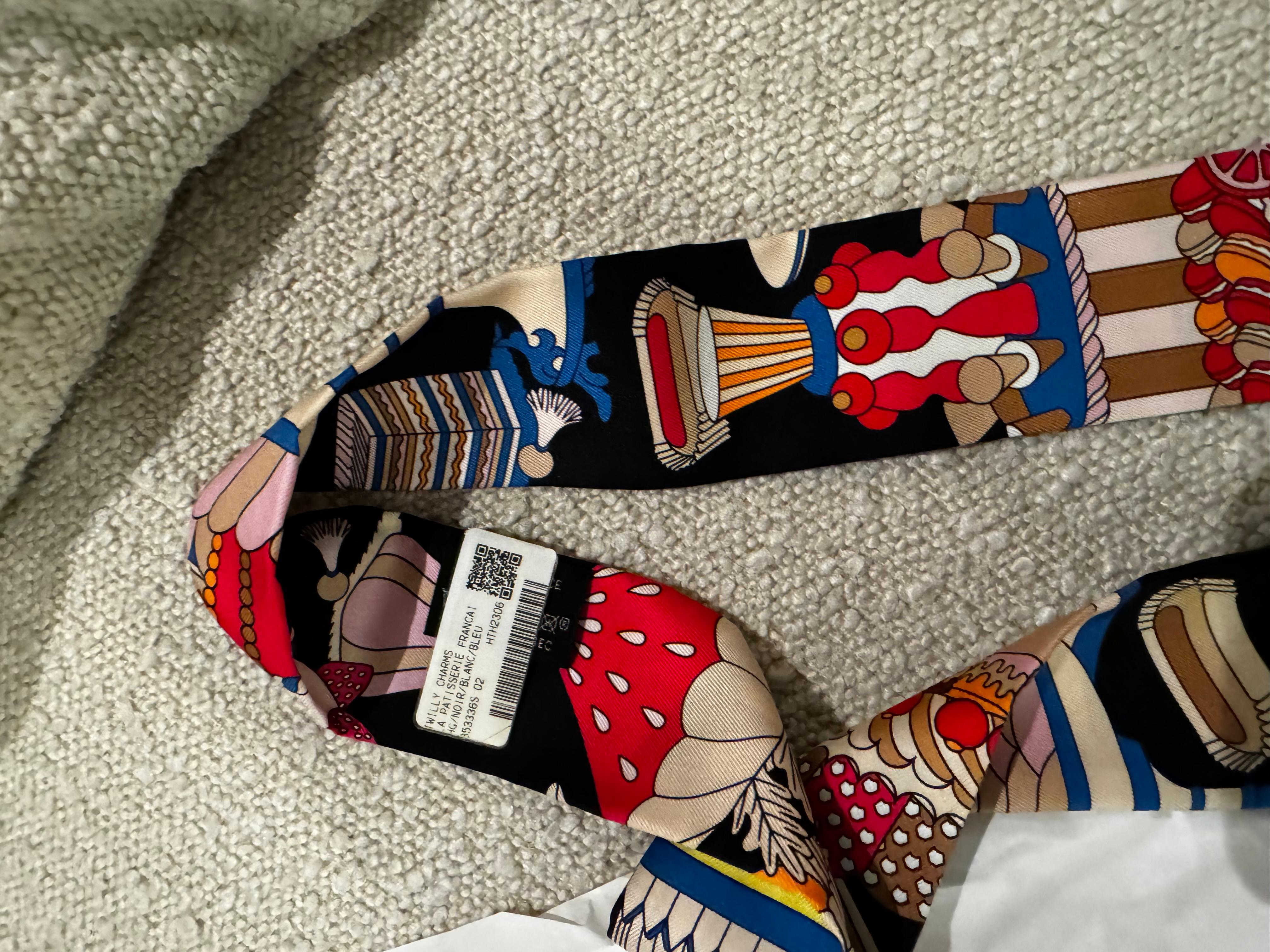 Foulard Hermes twilly avec charme édition limitée La Patisserie Francaise Unisexe en vente