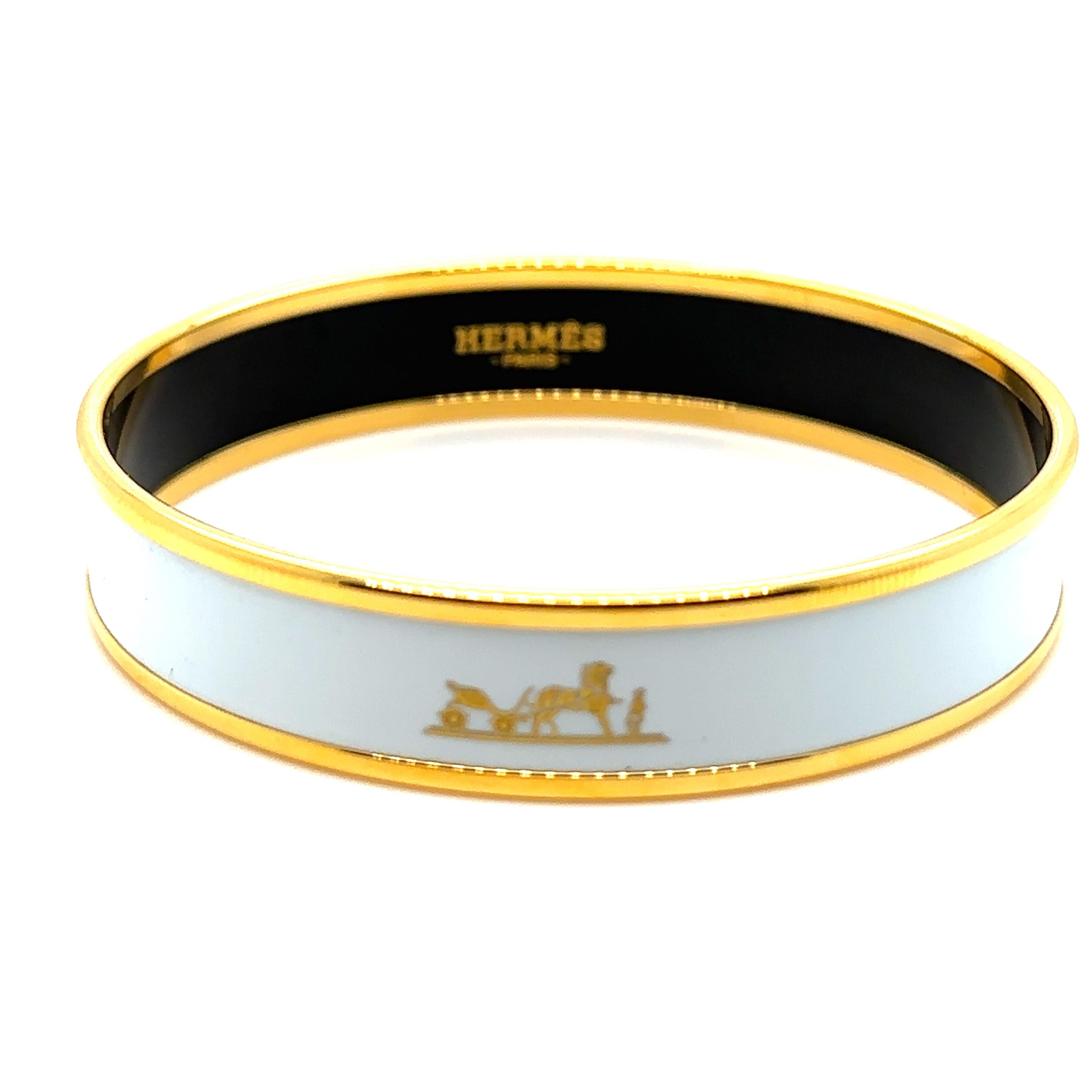 Unique features: 

A Hermes Uni bangle in enamel with gold-plated hardware

Made in France

Interior diameter: 6.3 cm  Width: 11 mm

Metal: Gold Plated
Carat: N/A
Colour: N/A
Clarity:  N/A
Cut: N/A 
Weight: 24.9g
Engravings/Markings: Signed HERMES
