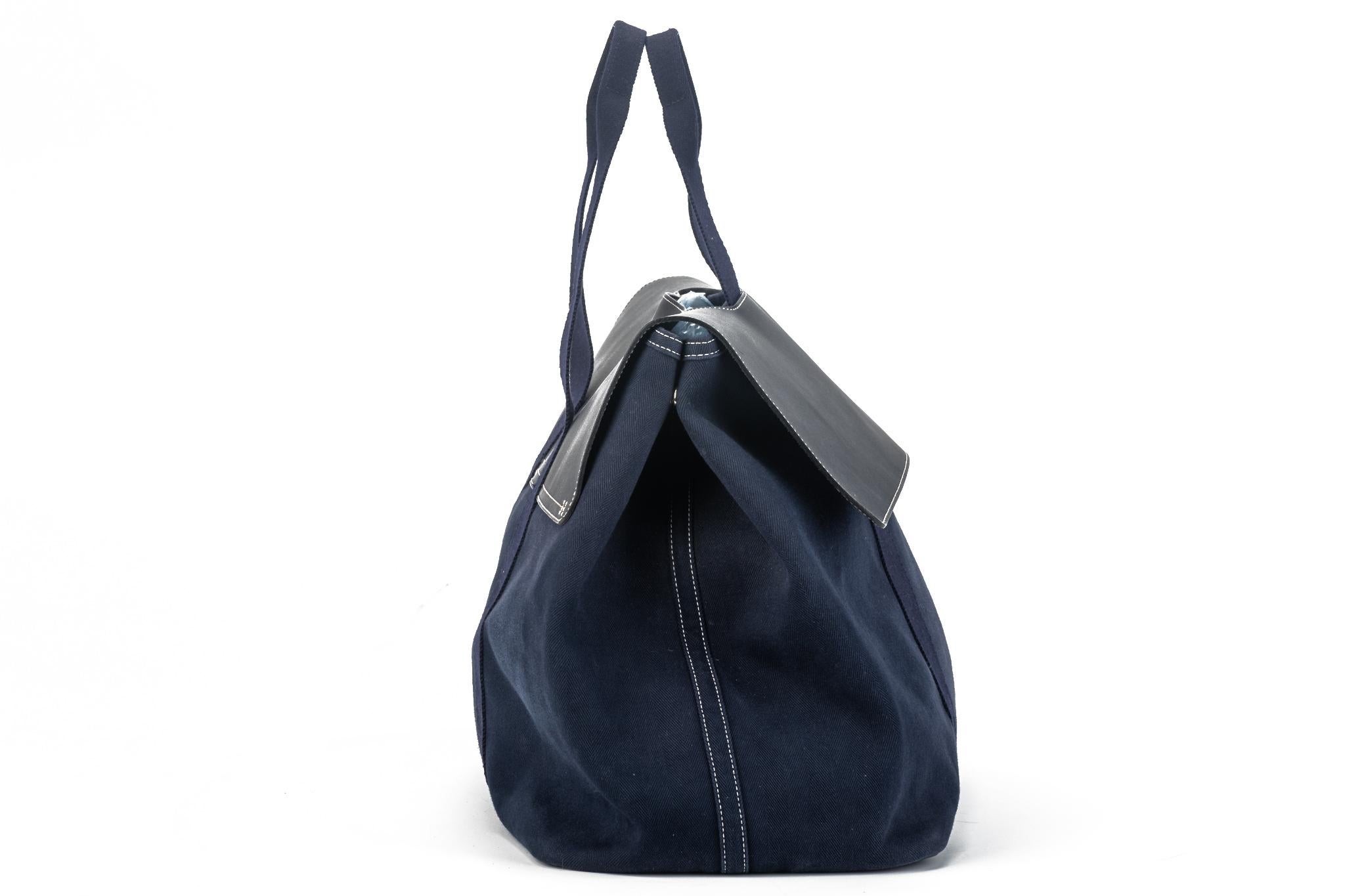 Hermes Unisex Weekender Blue Bag XLG In Excellent Condition In West Hollywood, CA