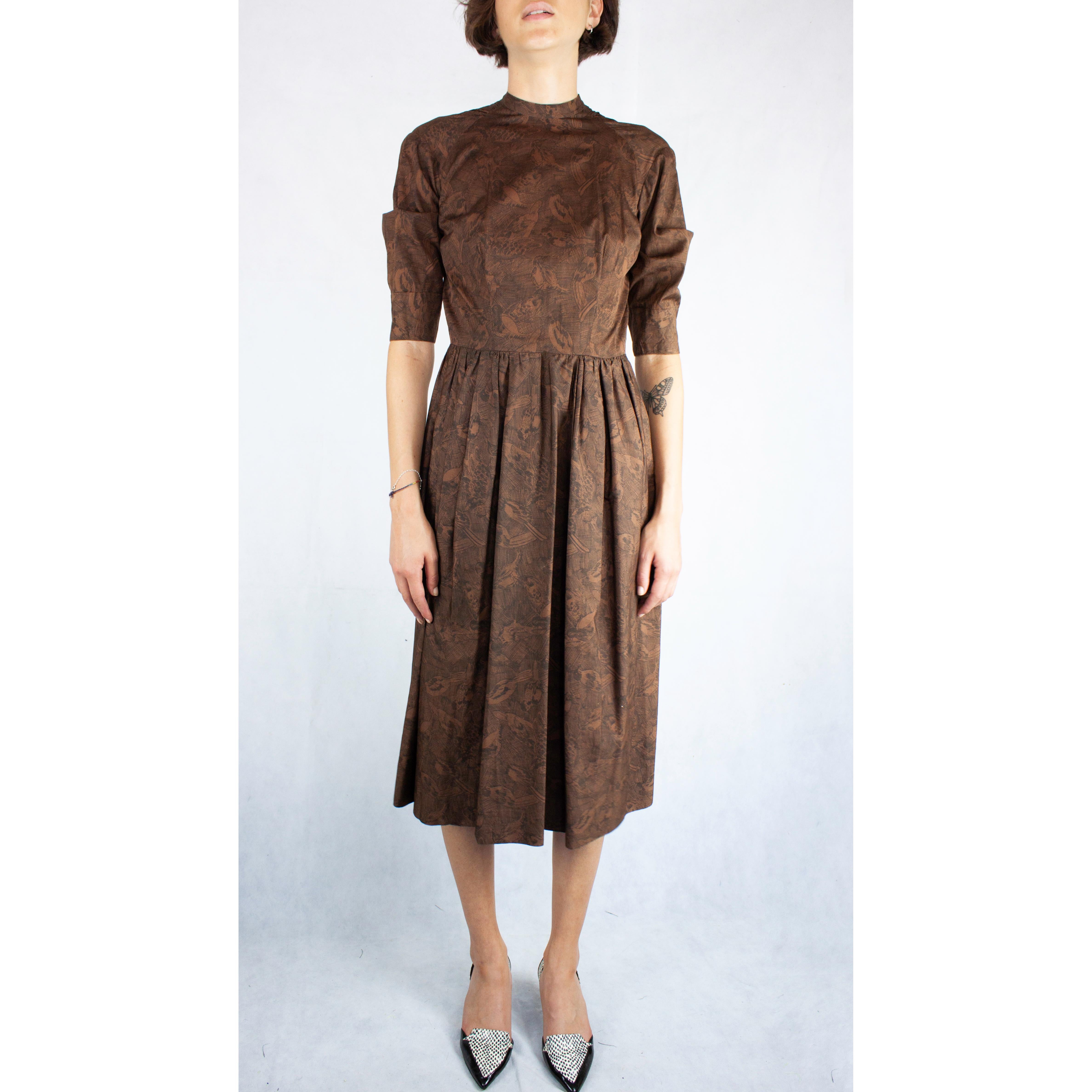 
Heritage and tradition are key words in fashion to describe Hermès.
Like many of the world’s most prestigious luxury , such as Gucci and Vuitton, Hermès  have a long history going back more than a century.

This dress is a piece that certainly