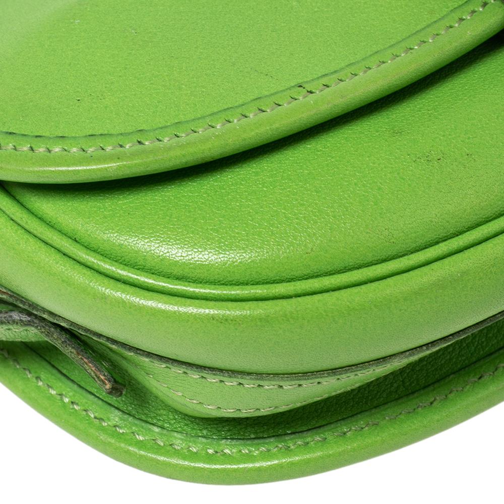 Hermès Veau Gulliver Apple Green Balle De Golf Shoulder Bag In Good Condition In Dubai, Al Qouz 2