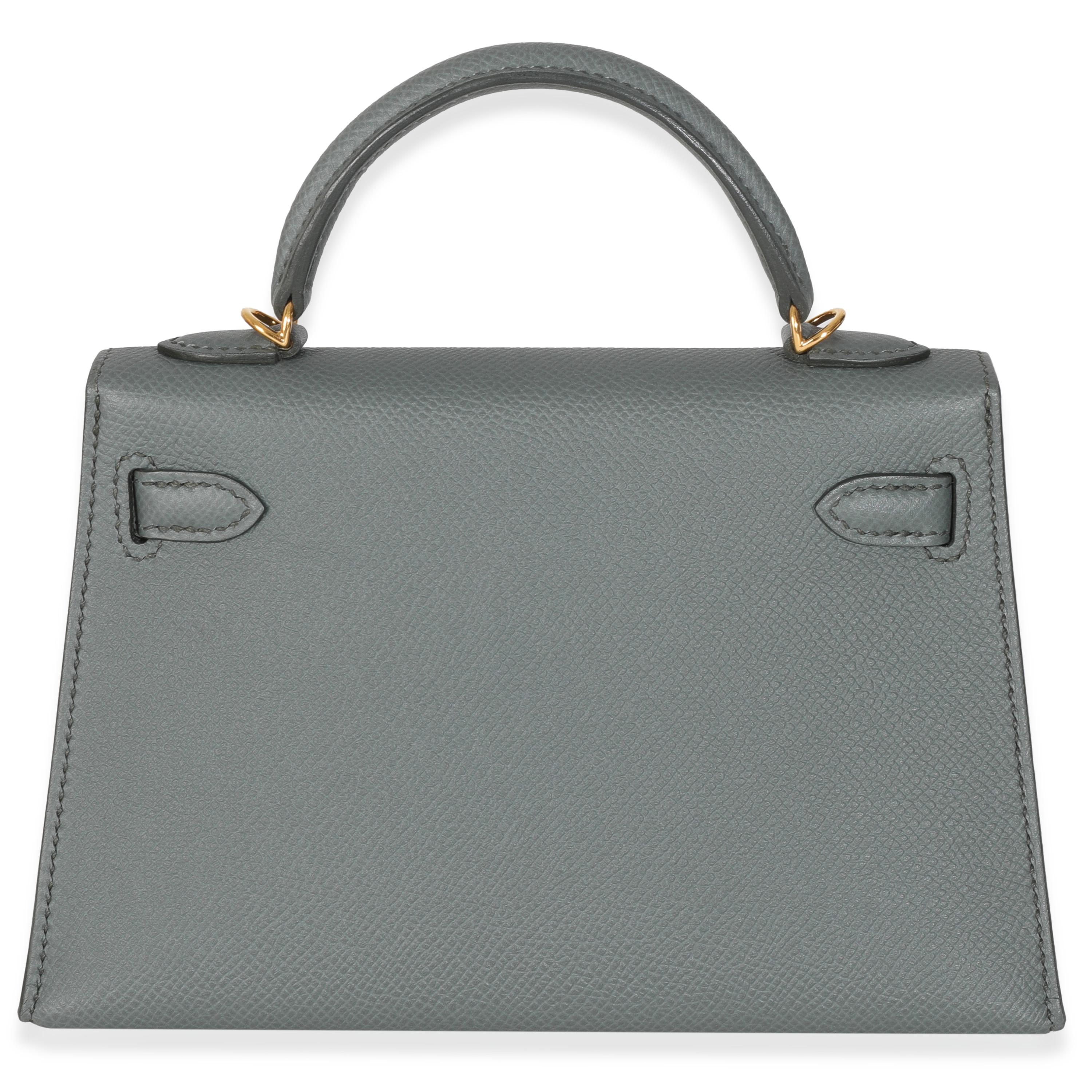 Hermès Vert Amande Epsom Mini Kelly II 20 GHW
SKU: M147105

Condit Description: Rinominata ufficialmente nel 1977, la tote bag Kelly di Hermès si chiamava originariamente Sac à Dépêches (che si traduce come 