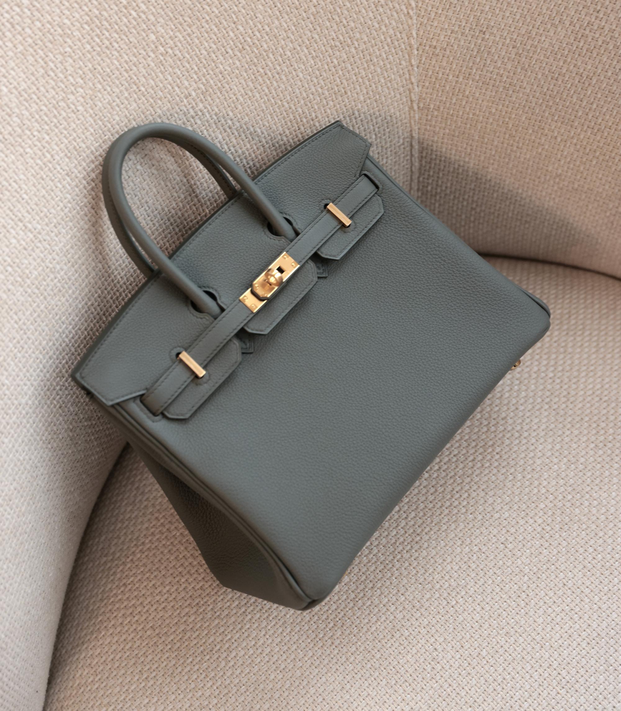 Hermès Vert Amande Togo Leather Birkin 25cm Retourne

Product Details
Xupes Ref: BB030
Brand: Hermès
Model: Birkin 25cm
Type: Tote
Serial Number: W
Age: 2024
Accompanied By: Hermès Dust Bag, Box, Protective Felt, Care Booklet, Padlock, Keys,