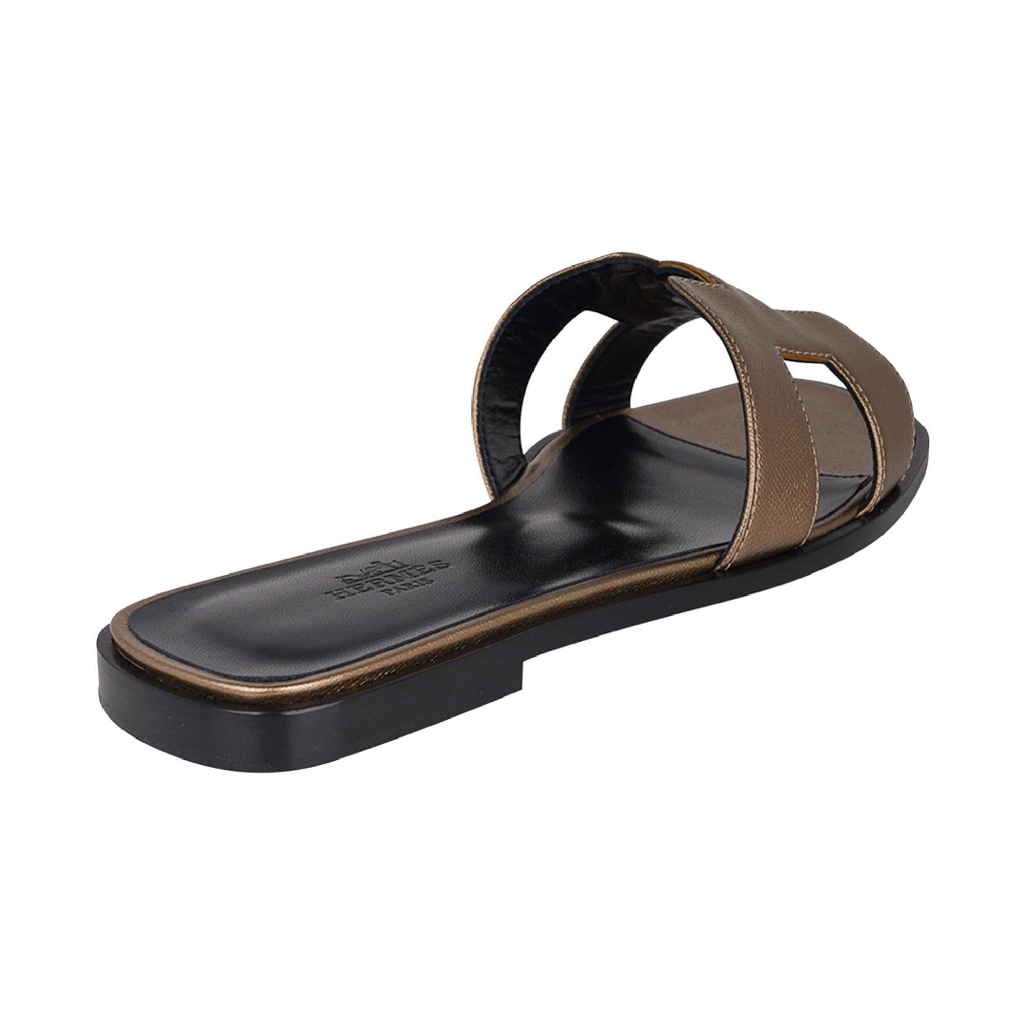 Black Hermes Vert Bronze Oran Sandal Epsom Leather Flat Shoes 36.5 / 6.5 New w/ Box For Sale