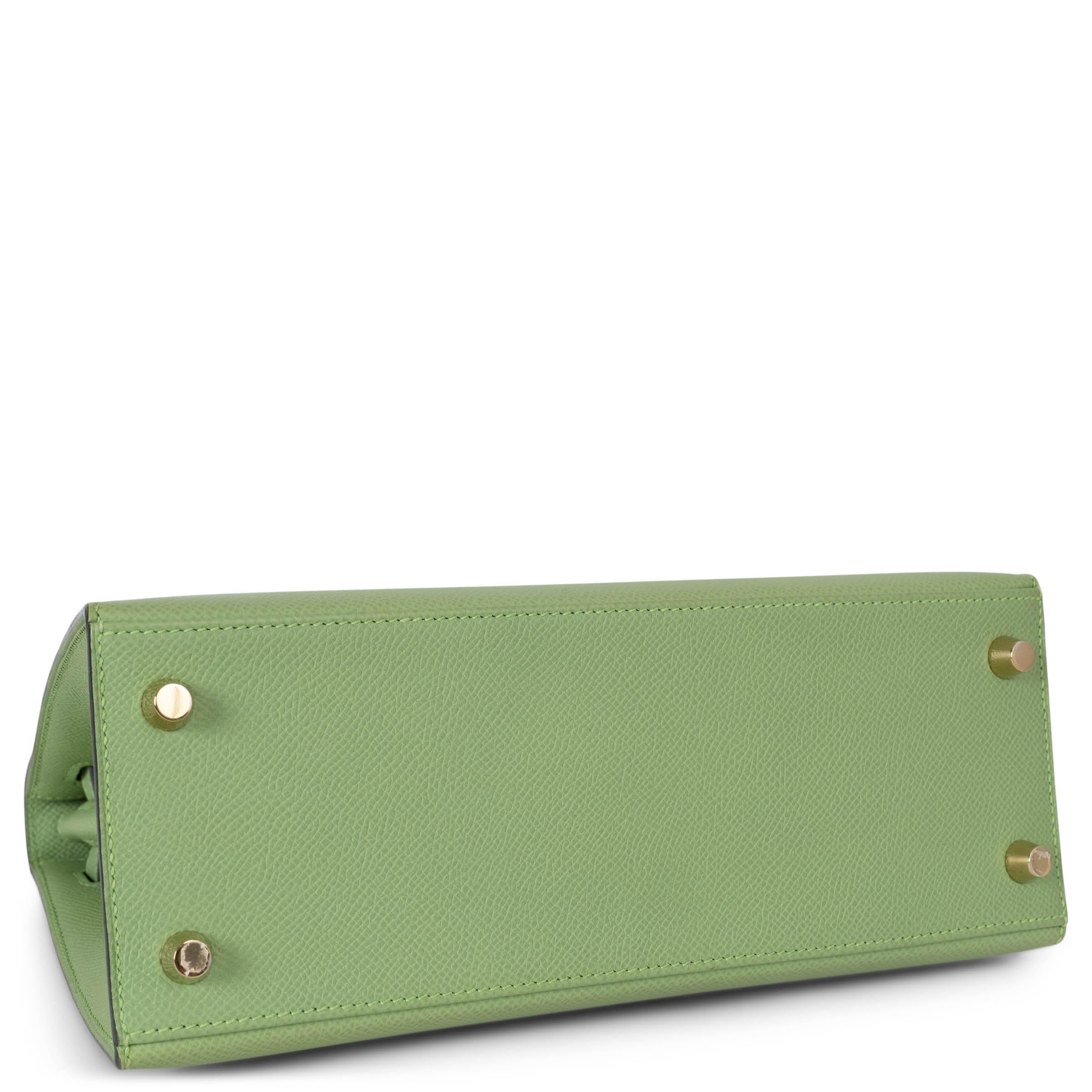 HERMES Vert Criquet Epsom leather KELLY 25 SELLIER Bag Ghw In Excellent Condition For Sale In Zürich, CH