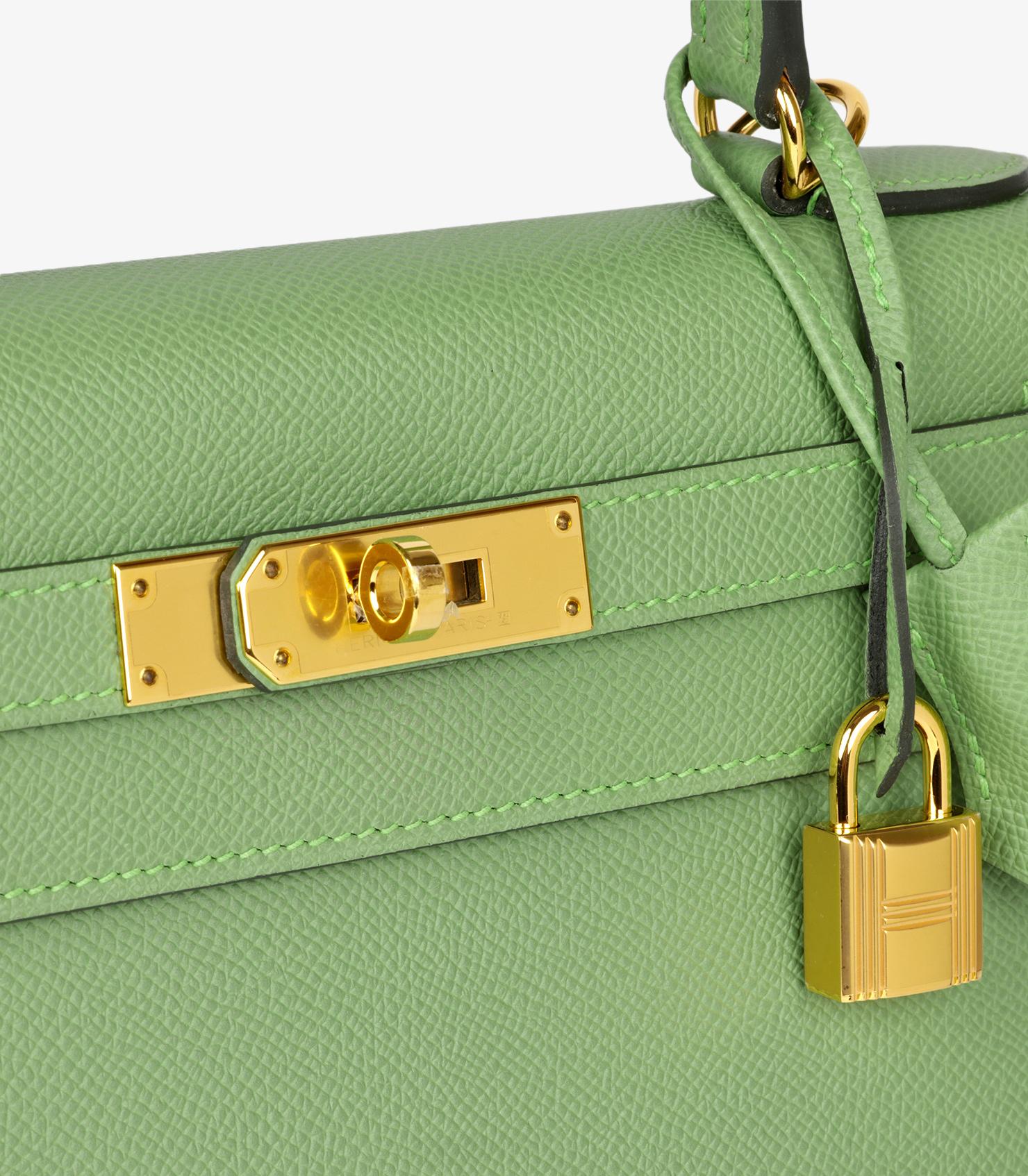 Hermès Vert Criquet Epsom Leather Kelly 28cm Sellier In condizioni ottime in vendita a Bishop's Stortford, Hertfordshire