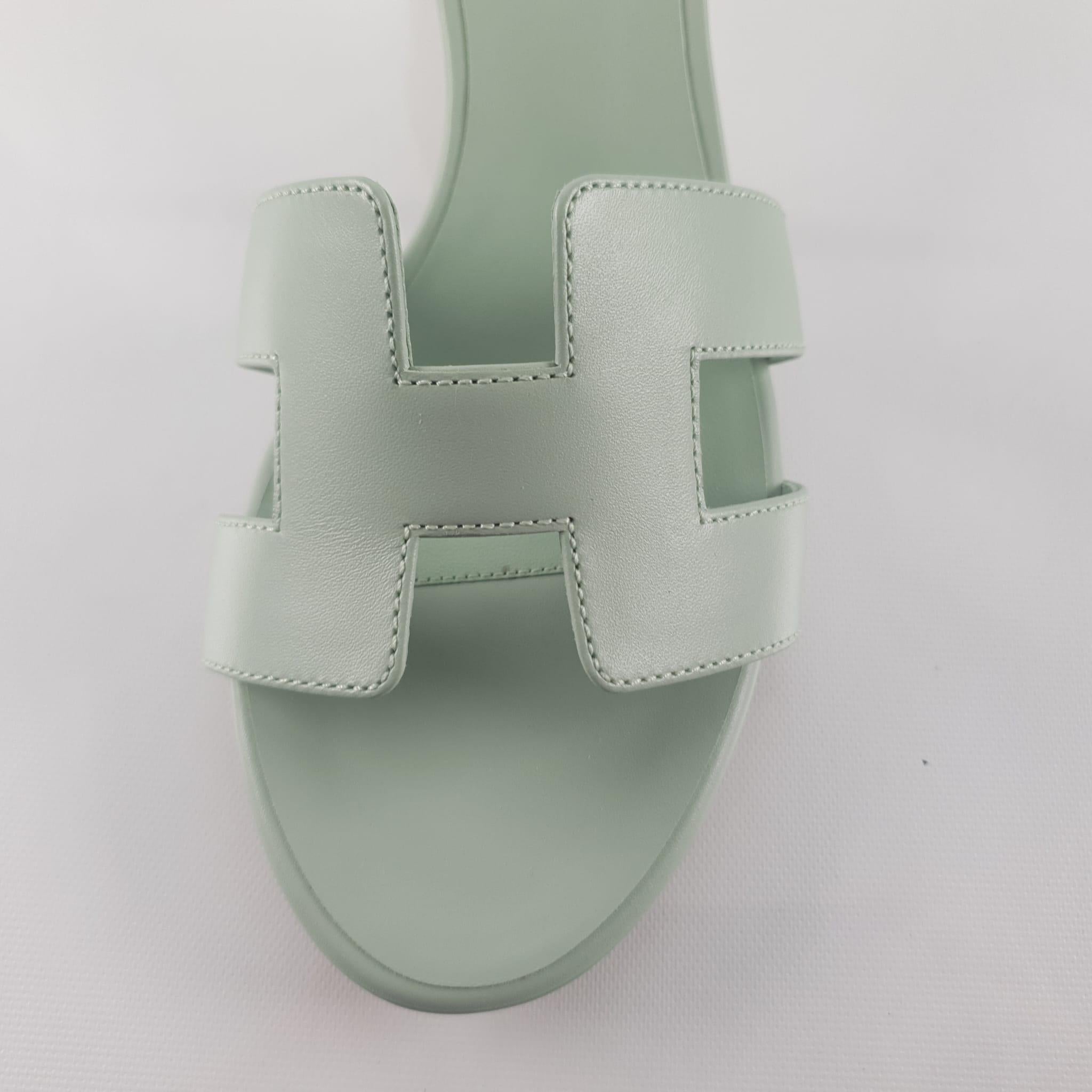 Women's Hermes Vert D'eau Calfskin Size 37 Oasis sandal For Sale