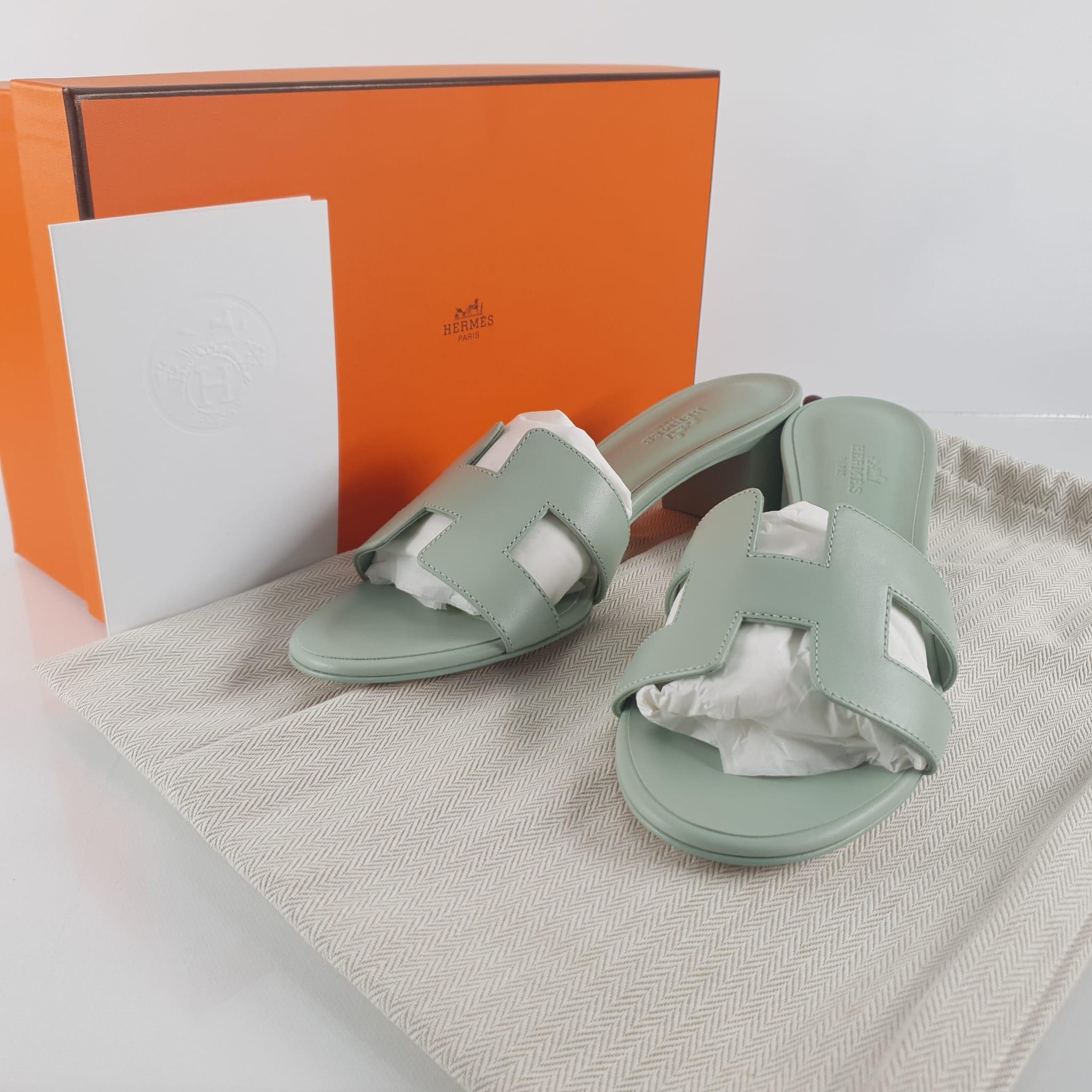 Hermes Vert D'eau Calfskin Size 37 Oasis sandal For Sale 1
