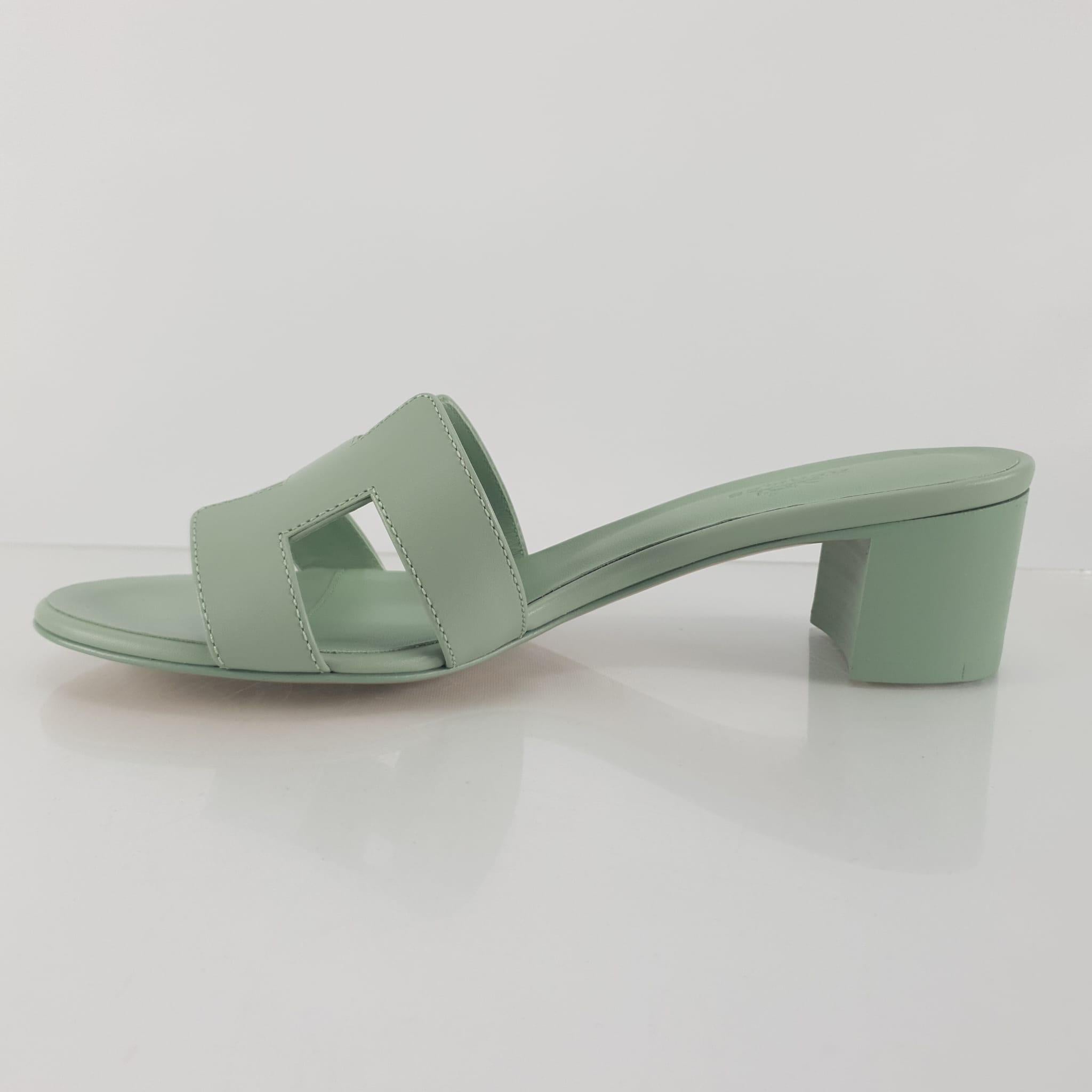 Hermes Vert D'eau Calfskin Size 39 Oasis sandal In New Condition For Sale In Nicosia, CY