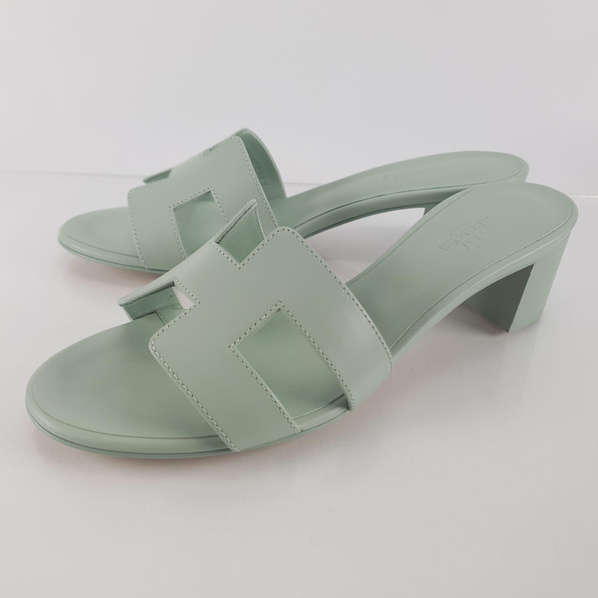 Women's Hermes Vert D'eau Calfskin Size 39 Oasis sandal For Sale
