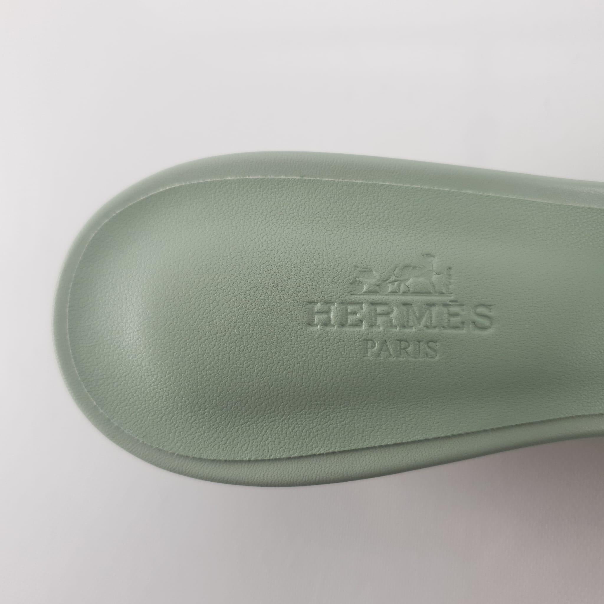 Hermes Vert D'eau Calfskin Size 39 Oasis sandal For Sale 2