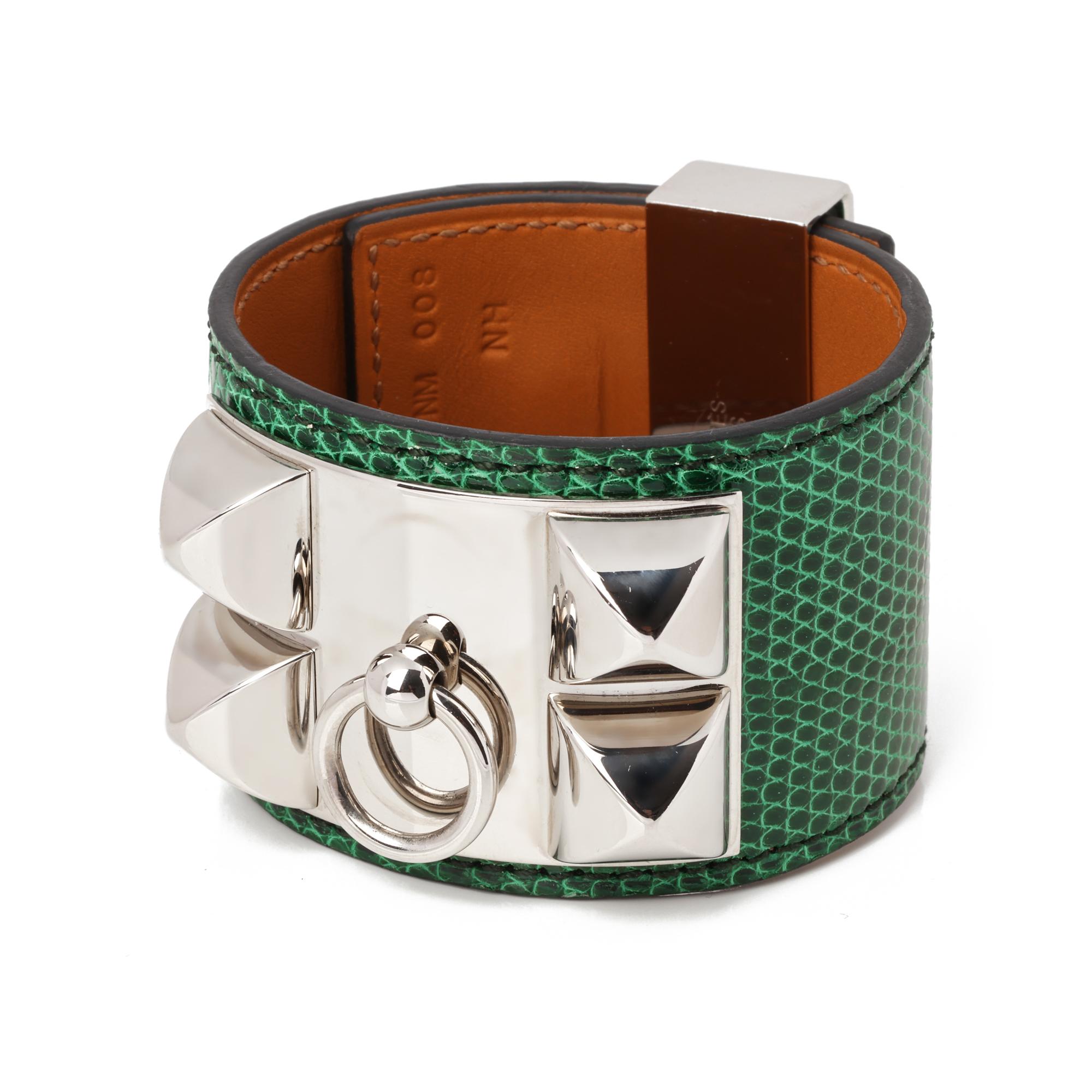 Hermès VERT EMERAUDE LIZARD LEATHER COLLIER DE CHIEN T2

CONDITION NOTES
The exterior is in excellent condition with light signs of use.
The hardware is in excellent condition with light signs of use. The back pin has tarnished.
Overall this bag is
