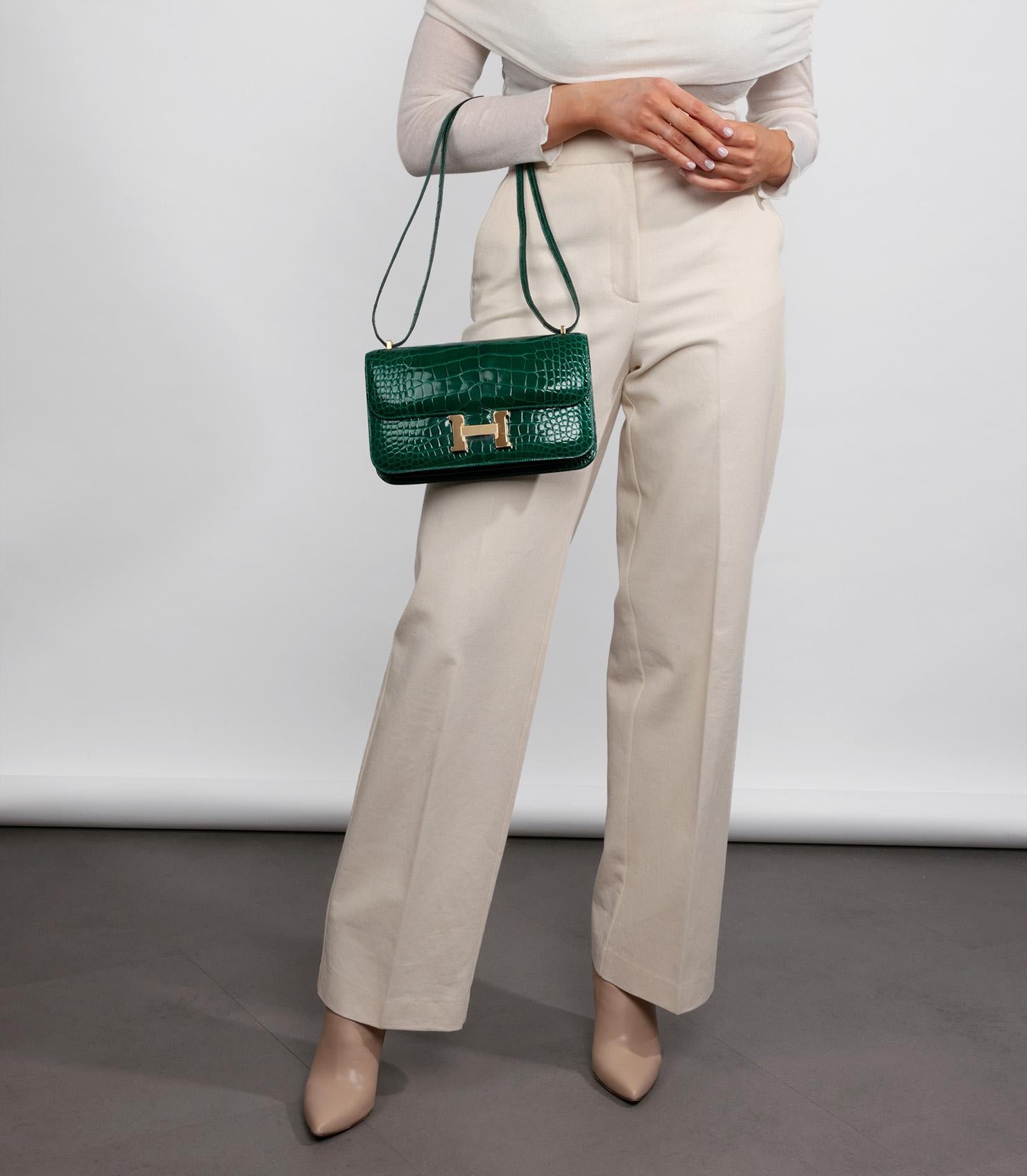 Hermès Vert Emeraude Shiny Mississippiensis Alligator Leather Constance Elan

Brand- Hermès
Model- Constance Elan
Product Type- Crossbody, Shoulder
Serial Number- *
Age- Circa 2018
Accompanied By- Hermès Dust Bag, Box, CITES Certificate, Protective