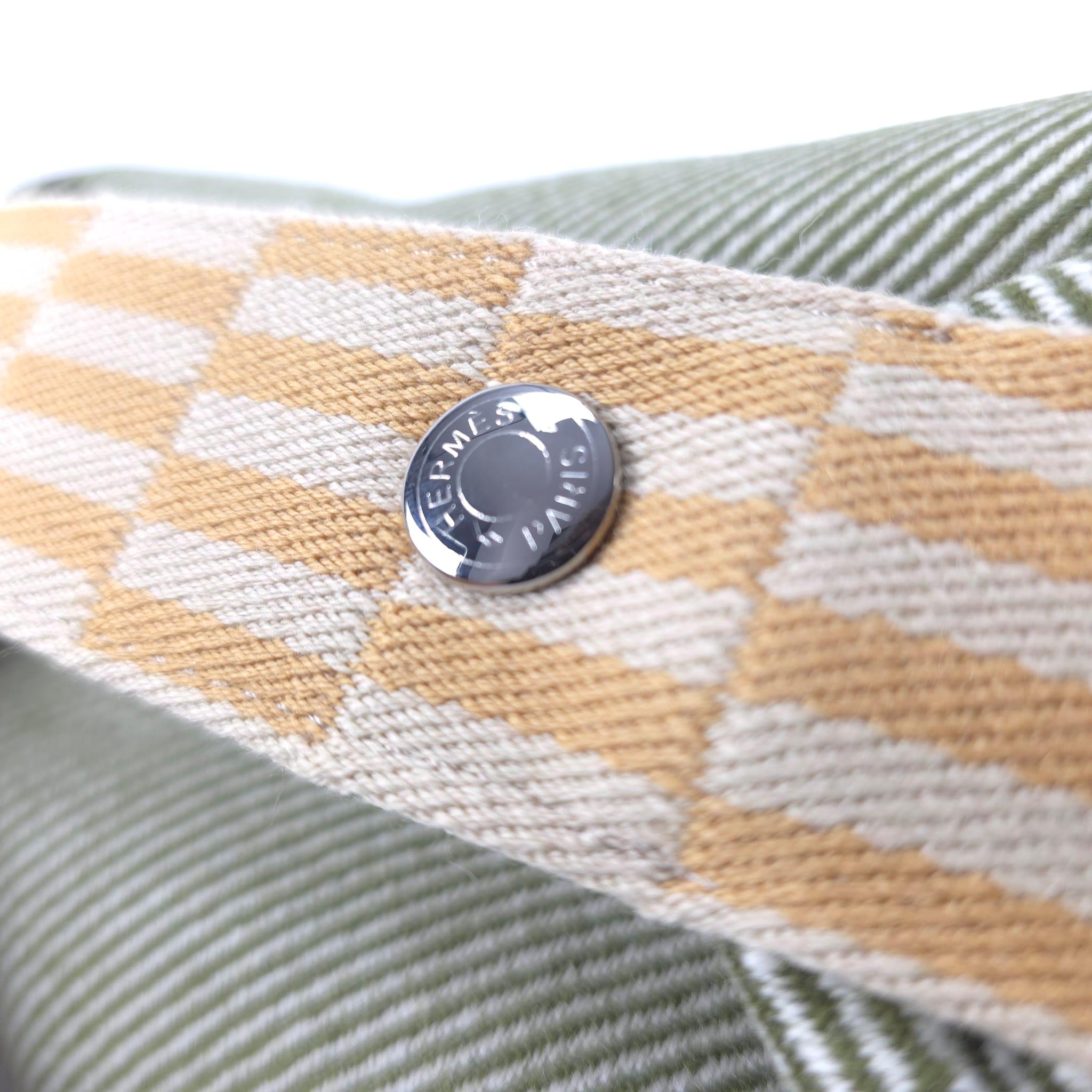 Gray Hermes vert foret wool Bride-a-Brac H Natte case, small model For Sale